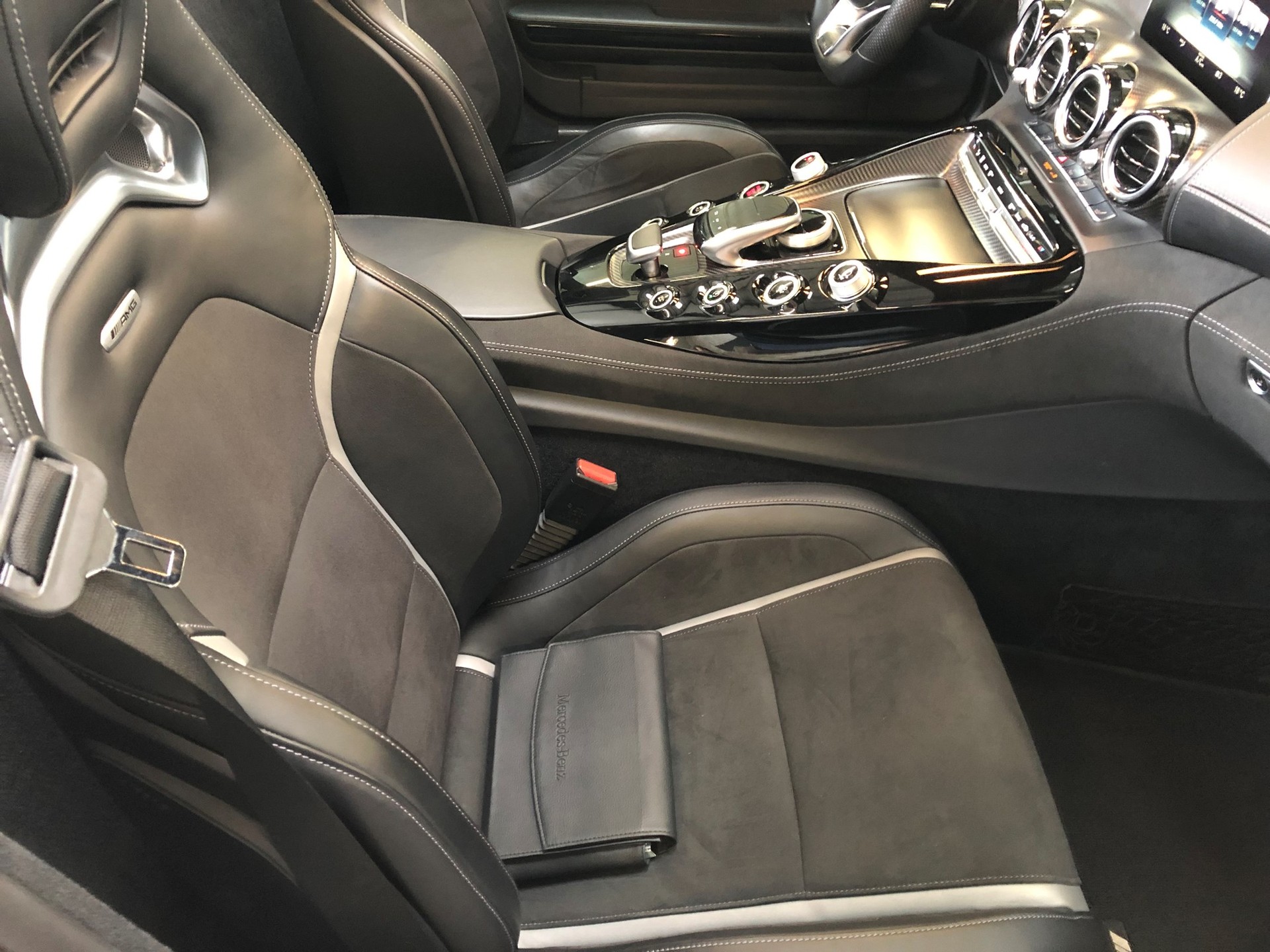 MERCEDES-BENZ AMG GT Roadster Speedshift DCT-image-11