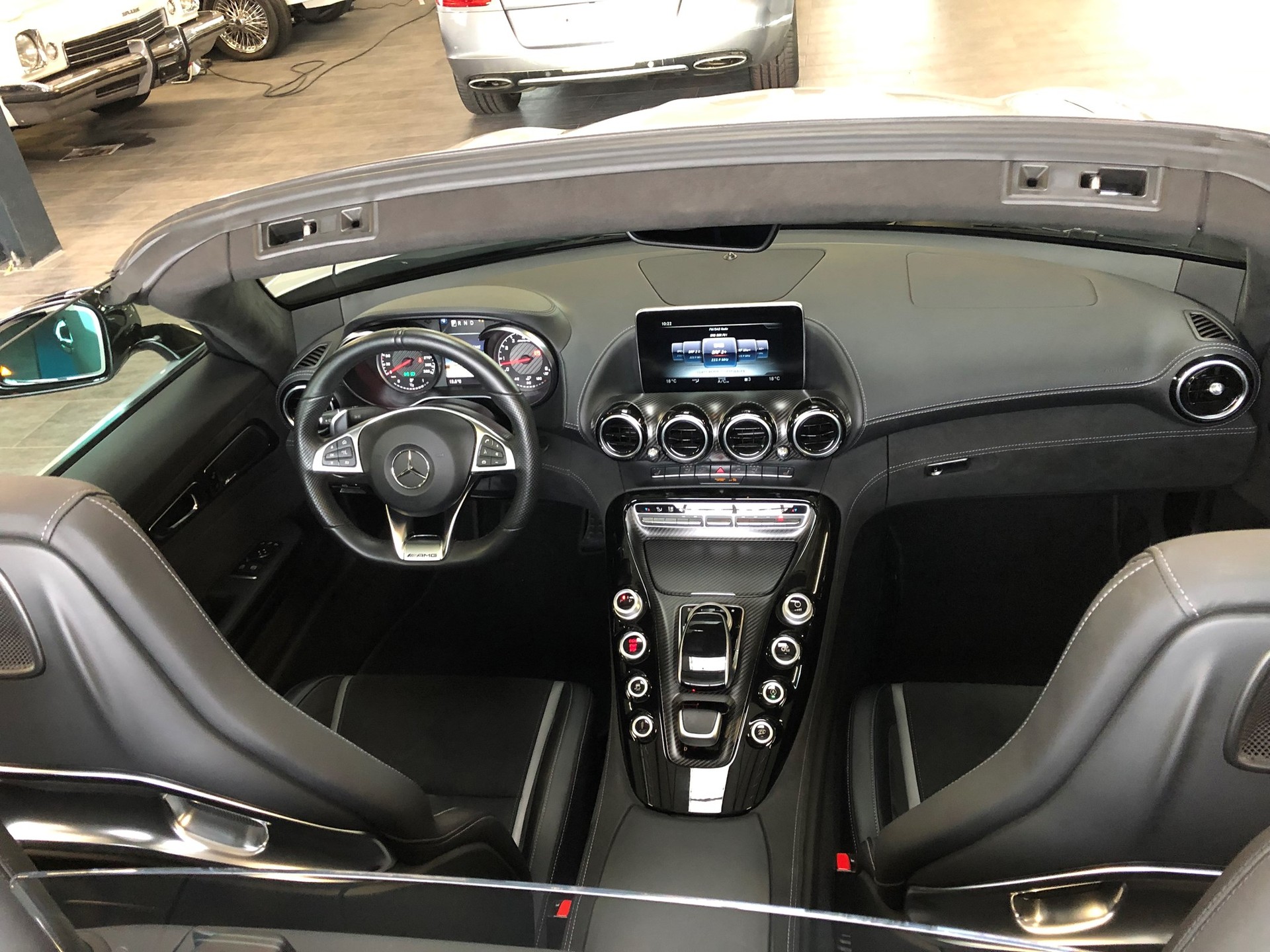 MERCEDES-BENZ AMG GT Roadster Speedshift DCT-image-13