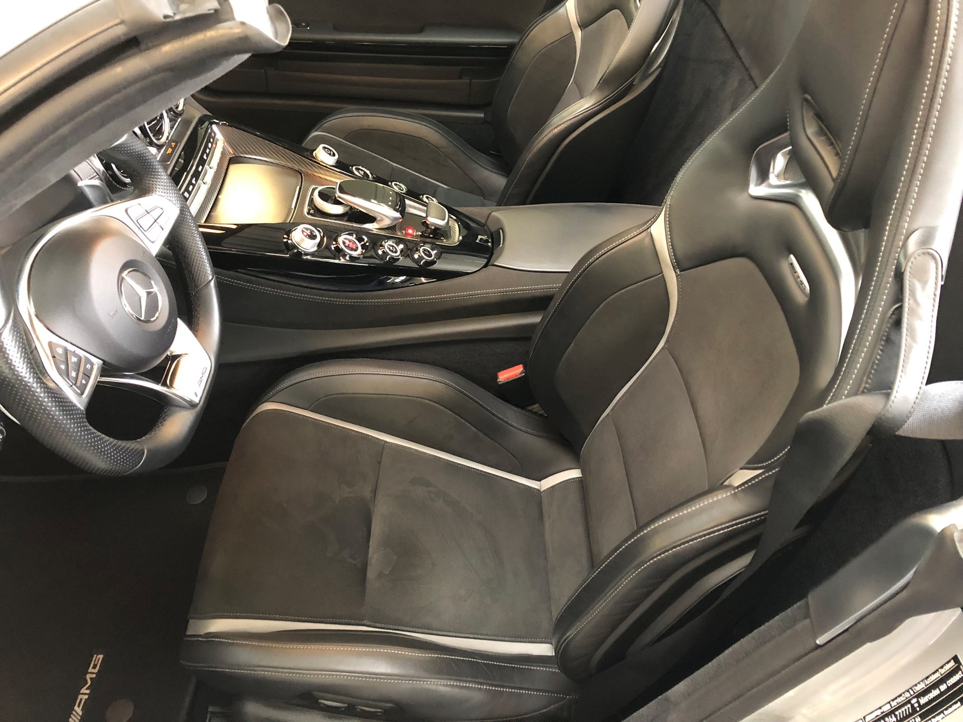 MERCEDES-BENZ AMG GT Roadster Speedshift DCT-image-16