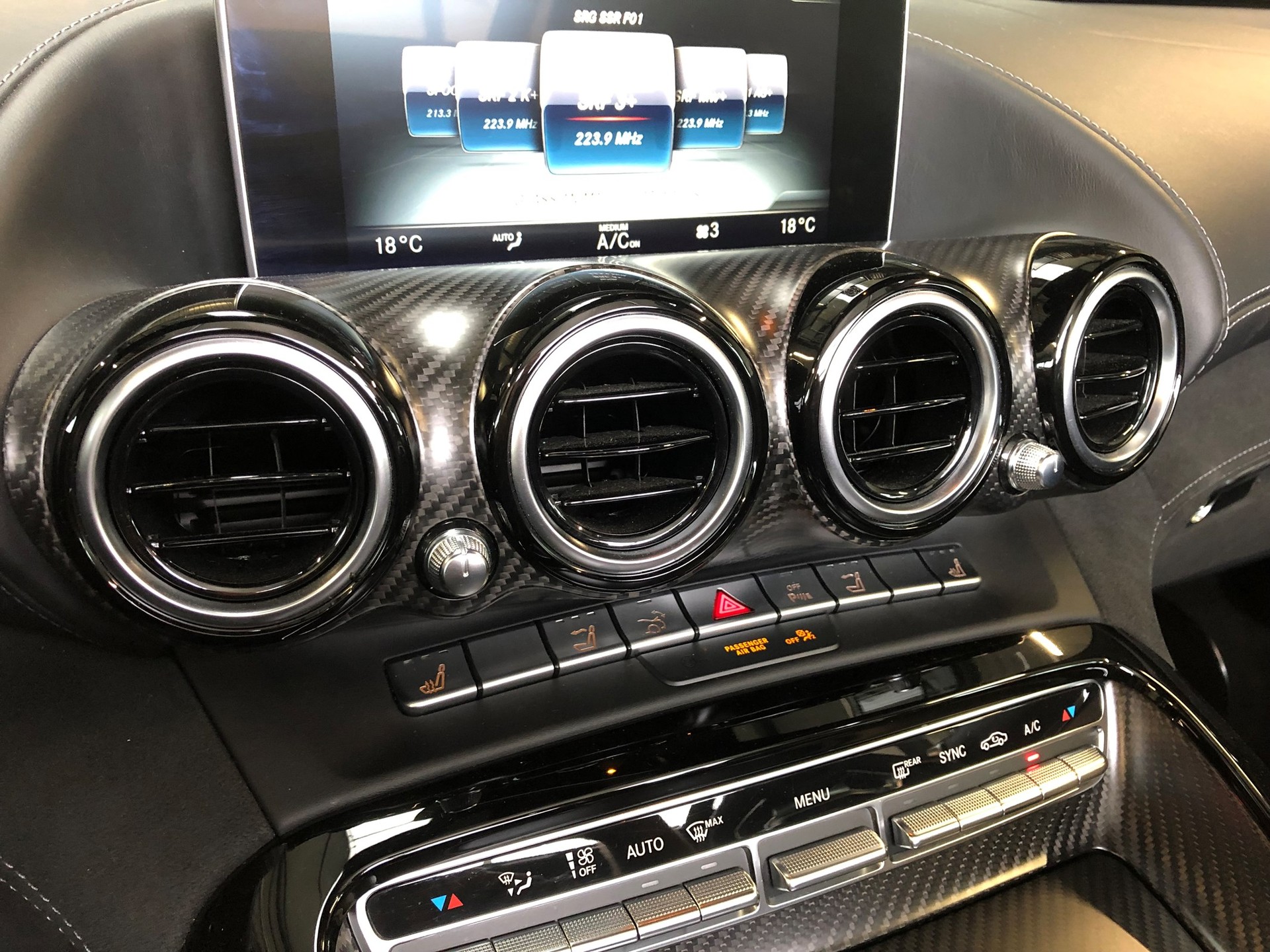 MERCEDES-BENZ AMG GT Roadster Speedshift DCT-image-18