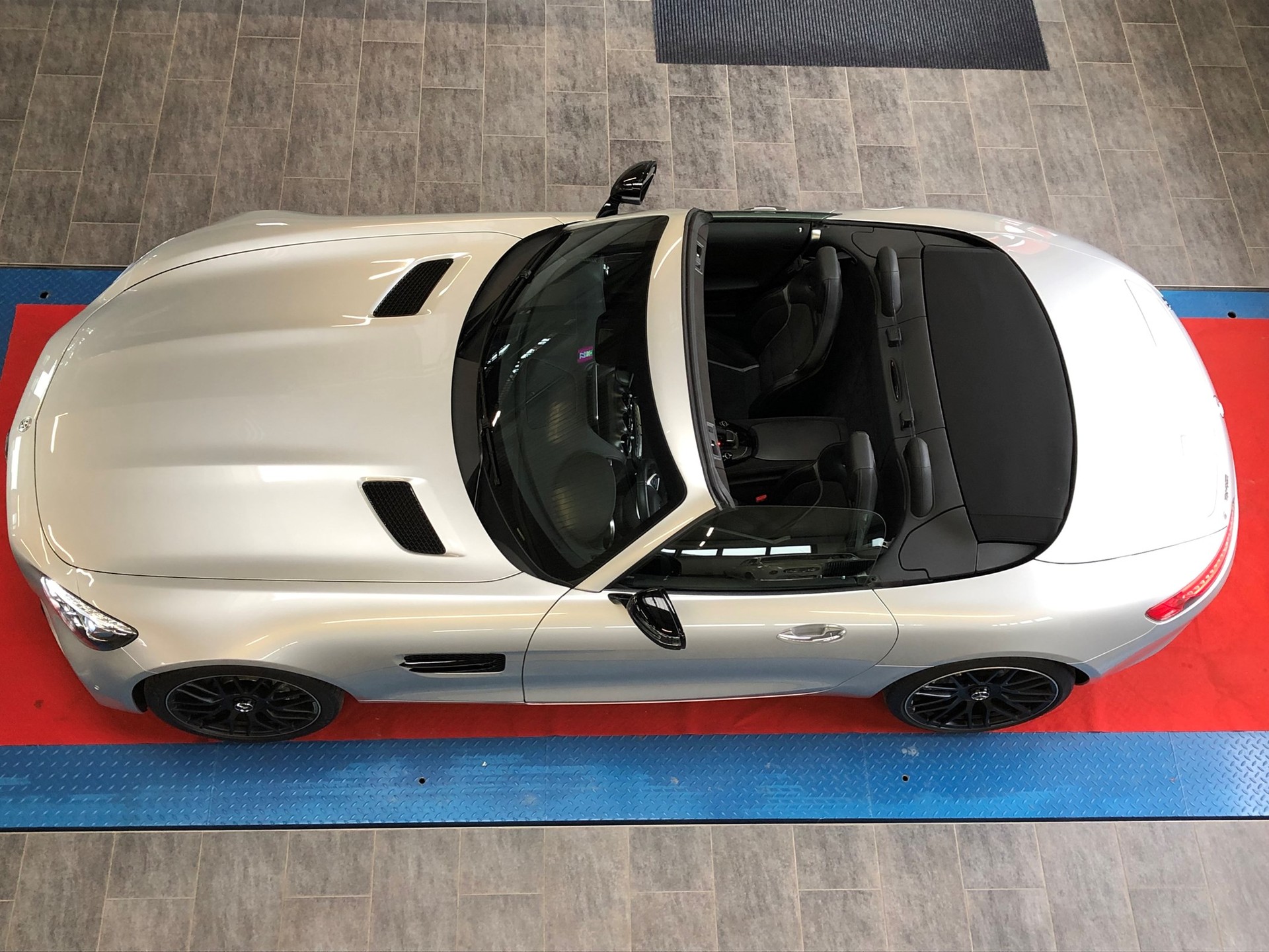MERCEDES-BENZ AMG GT Roadster Speedshift DCT-image-25