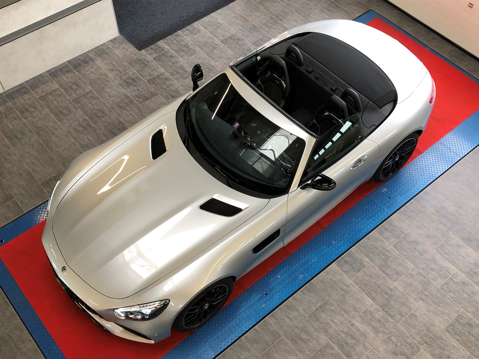 MERCEDES-BENZ AMG GT Roadster Speedshift DCT-image-26