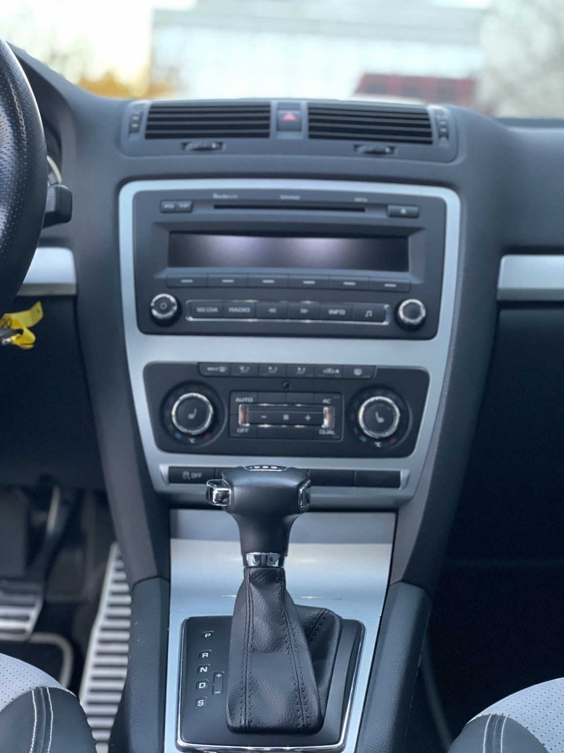 SKODA Octavia Combi 2.0 TSI RS DSG-image-7
