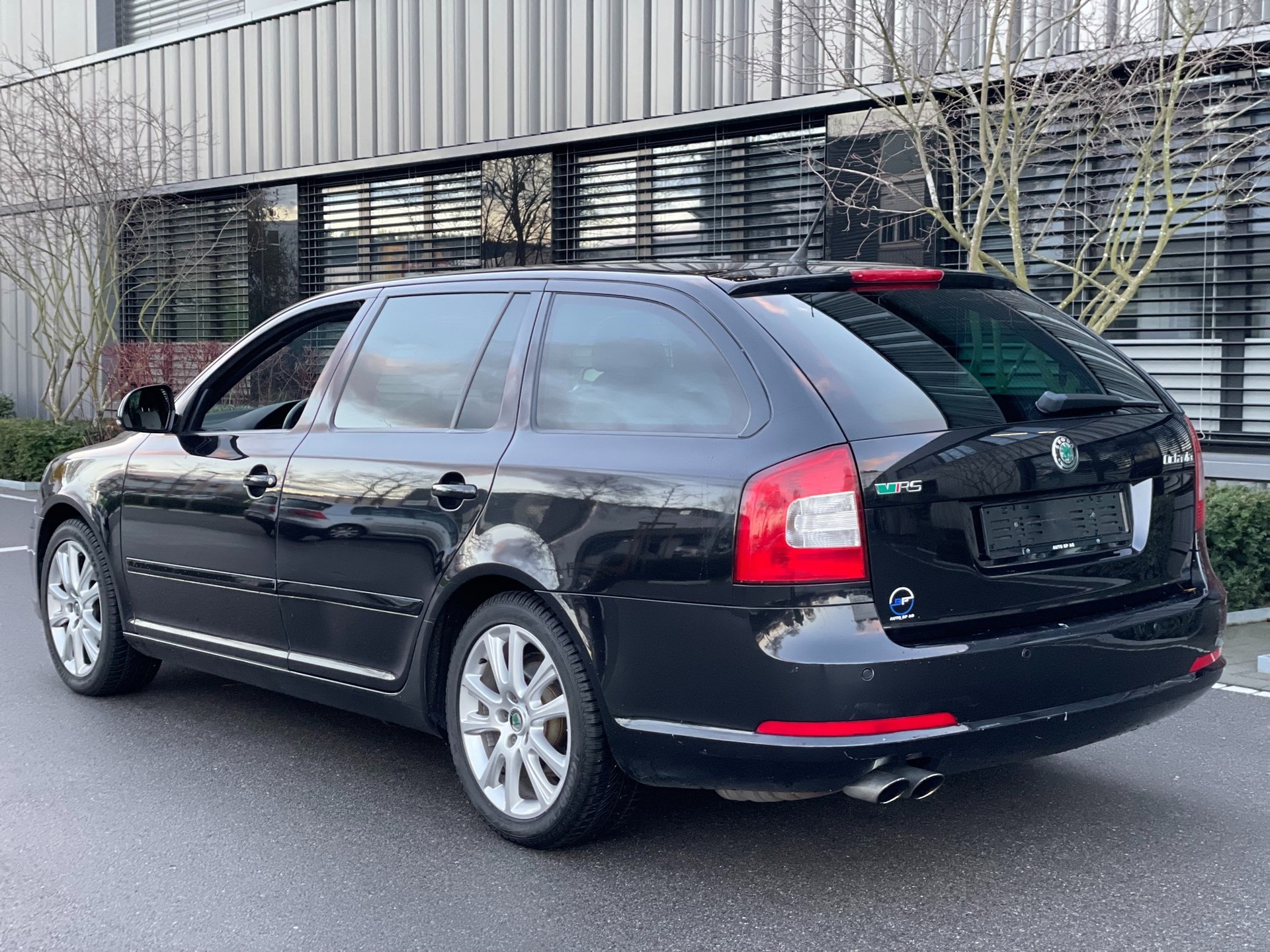 SKODA Octavia Combi 2.0 TSI RS DSG-image-4