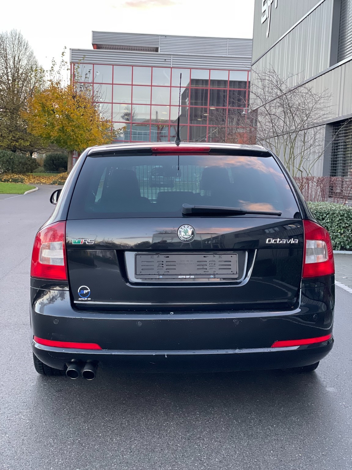 SKODA Octavia Combi 2.0 TSI RS DSG-image-5
