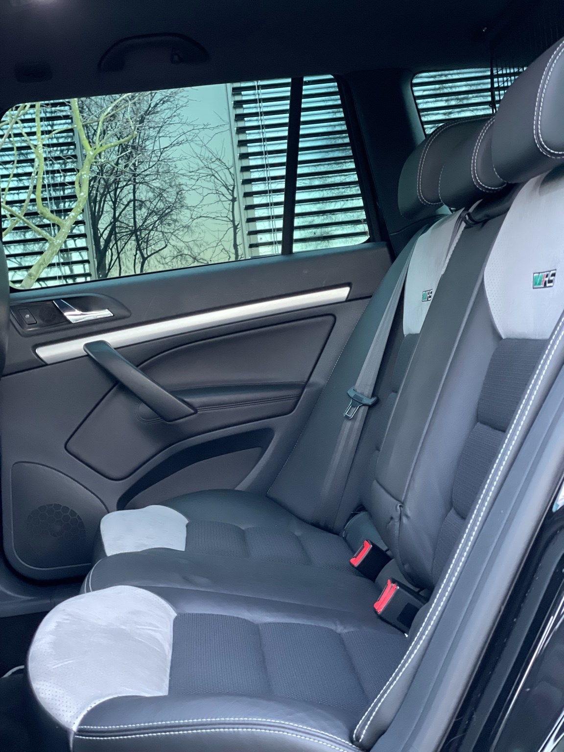 SKODA Octavia Combi 2.0 TSI RS DSG-image-9