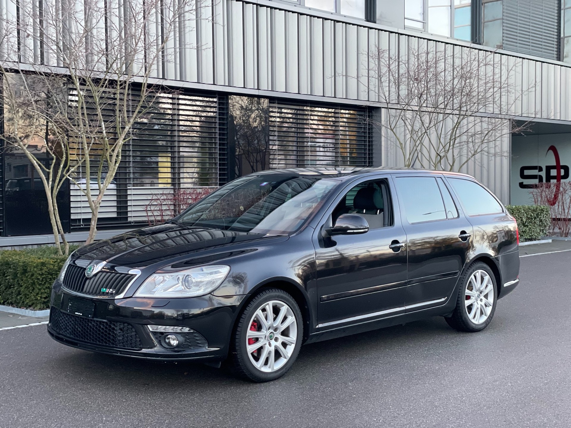 SKODA Octavia Combi 2.0 TSI RS DSG-image-0