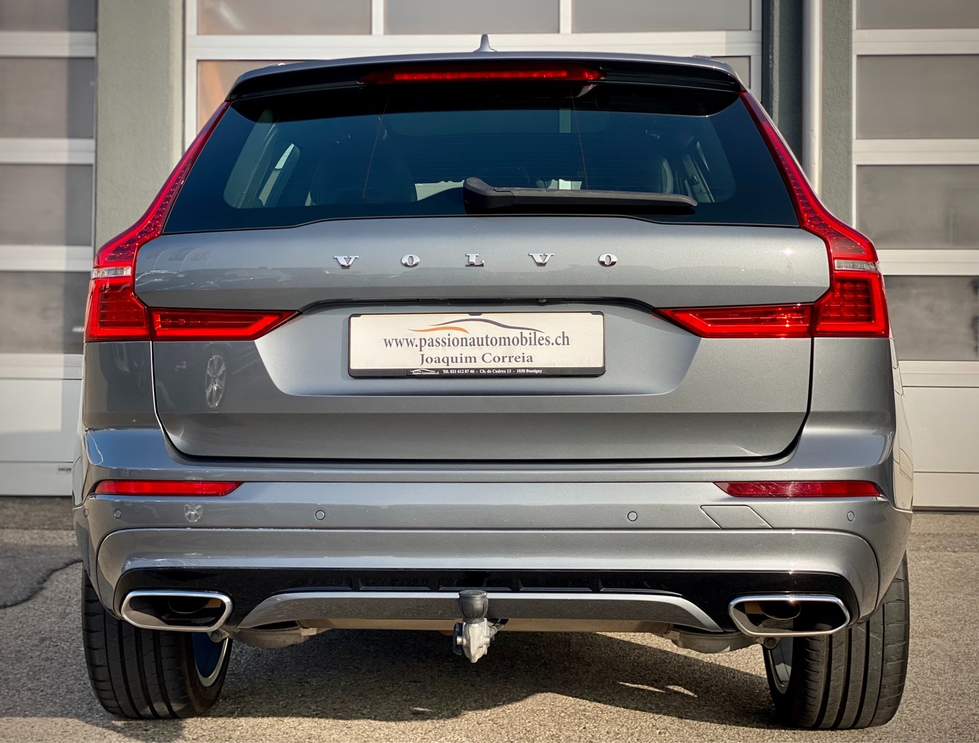 VOLVO XC60 T5 AWD R-Design Geartronic - Véhicule Suisse (CH)-image-3