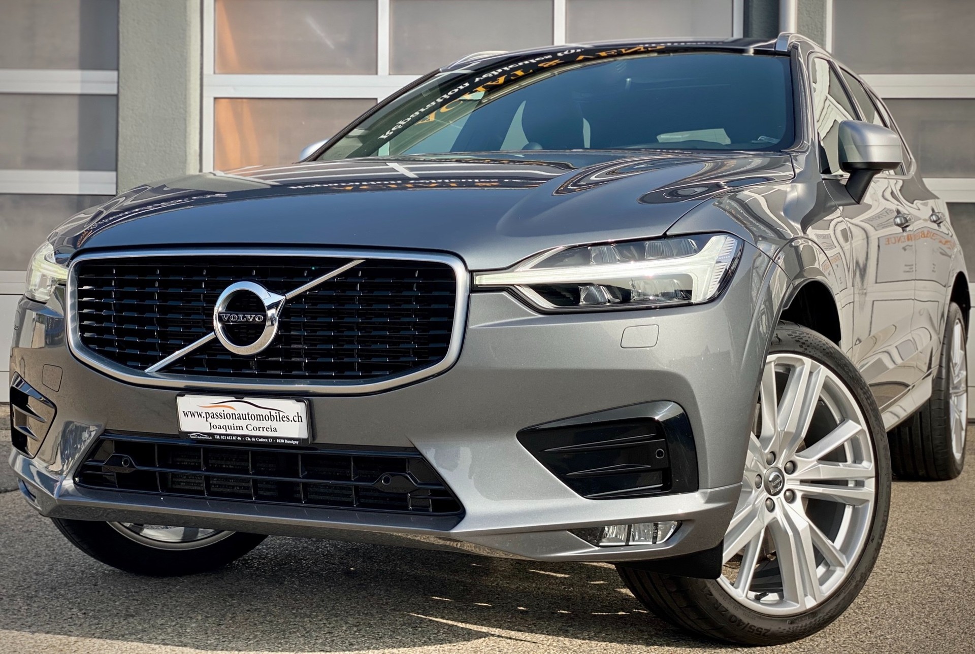 VOLVO XC60 T5 AWD R-Design Geartronic - Véhicule Suisse (CH)-image-0