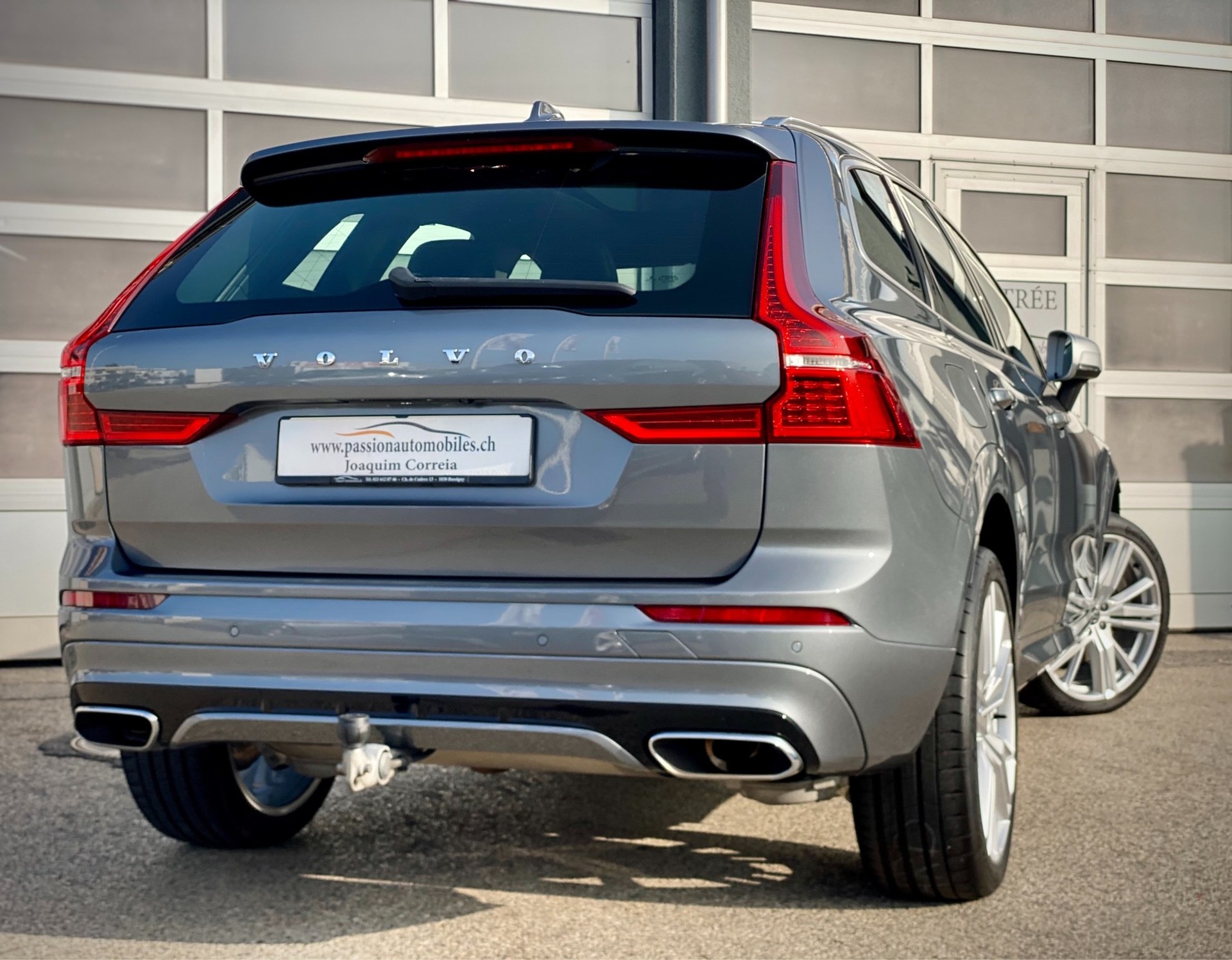 VOLVO XC60 T5 AWD R-Design Geartronic - Véhicule Suisse (CH)-image-2
