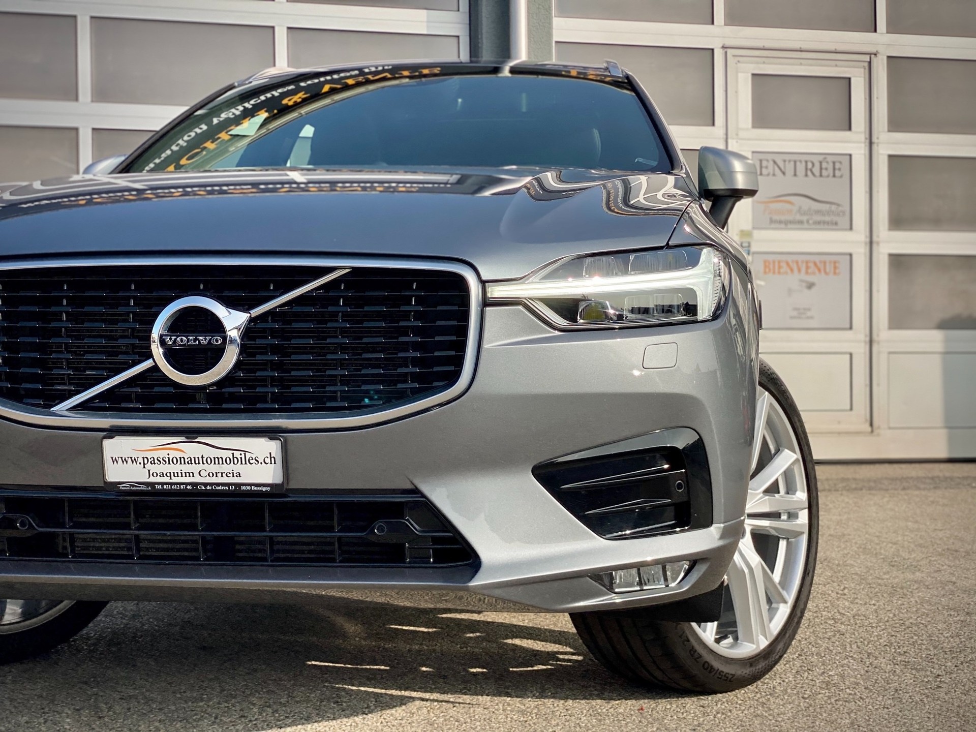 VOLVO XC60 T5 AWD R-Design Geartronic - Véhicule Suisse (CH)-image-4