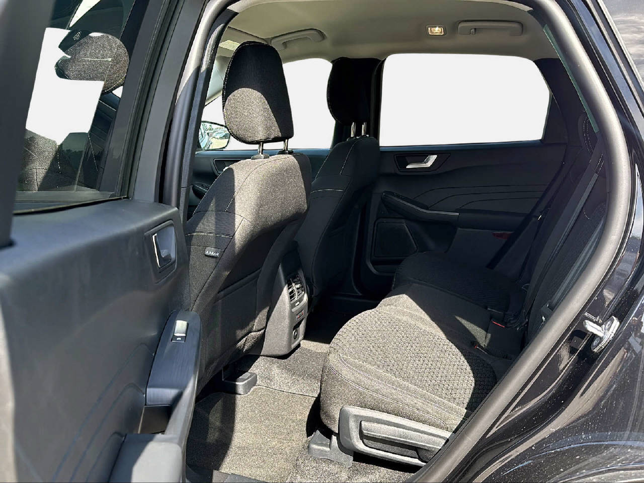 FORD Kuga 2.5 Plug-in Hybrid Titanium-image-11