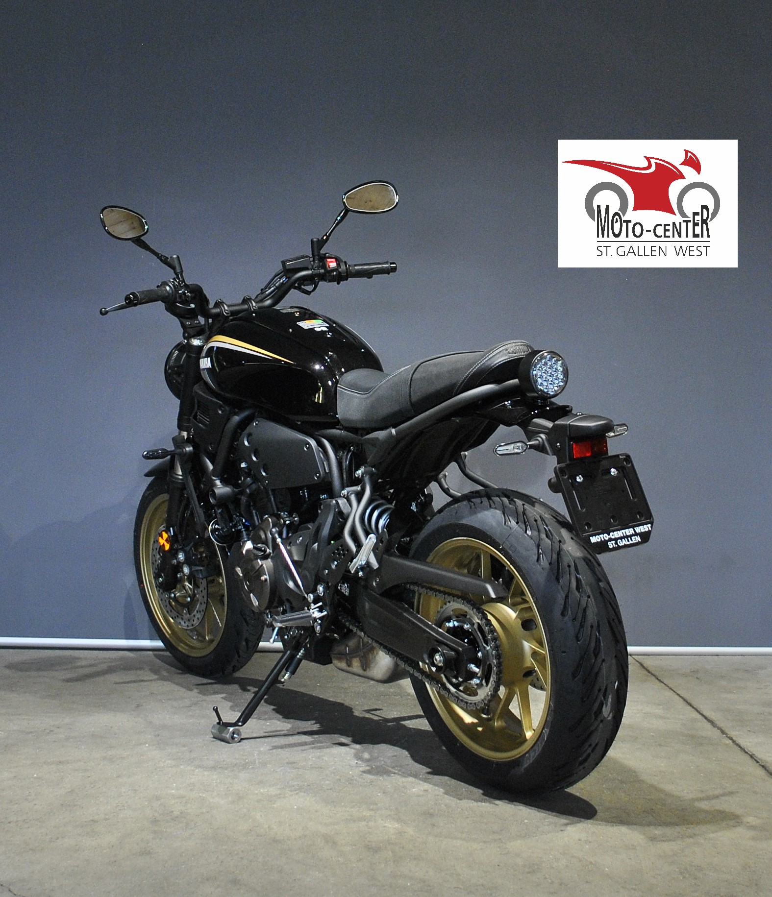 YAMAHA XSR 700-showroom-element-3
