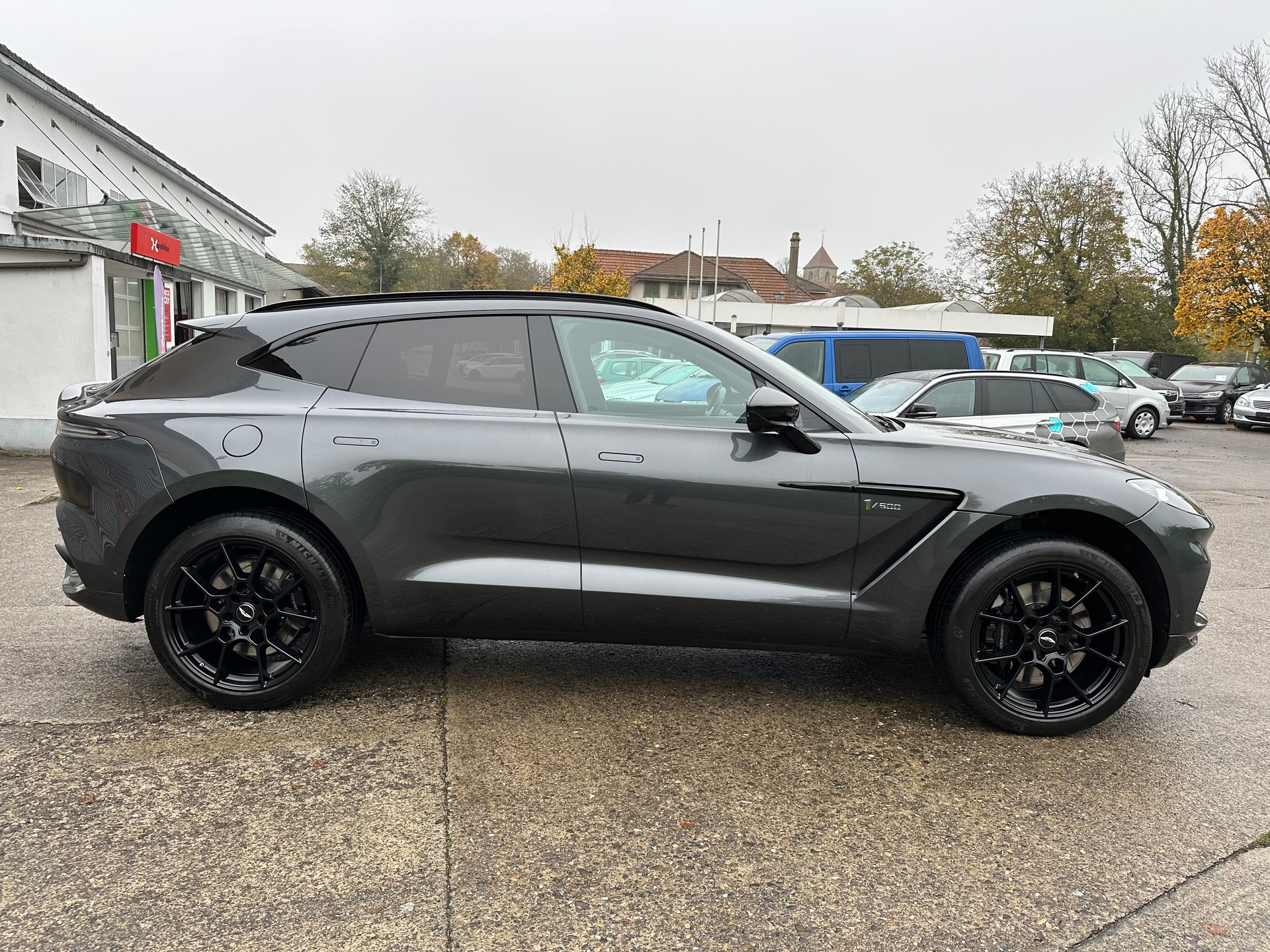 ASTON MARTIN DBX 4.0 V8-image-5