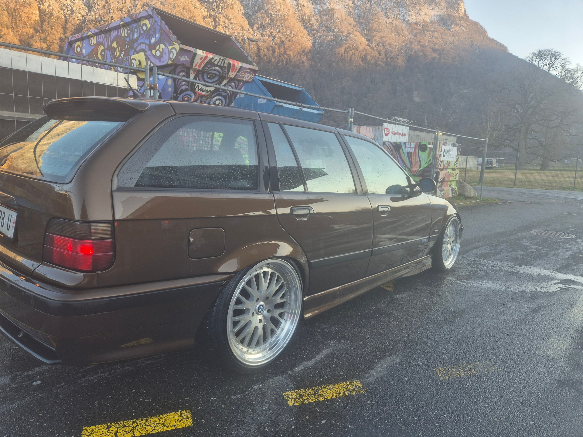 BMW 328i Touring-image-1