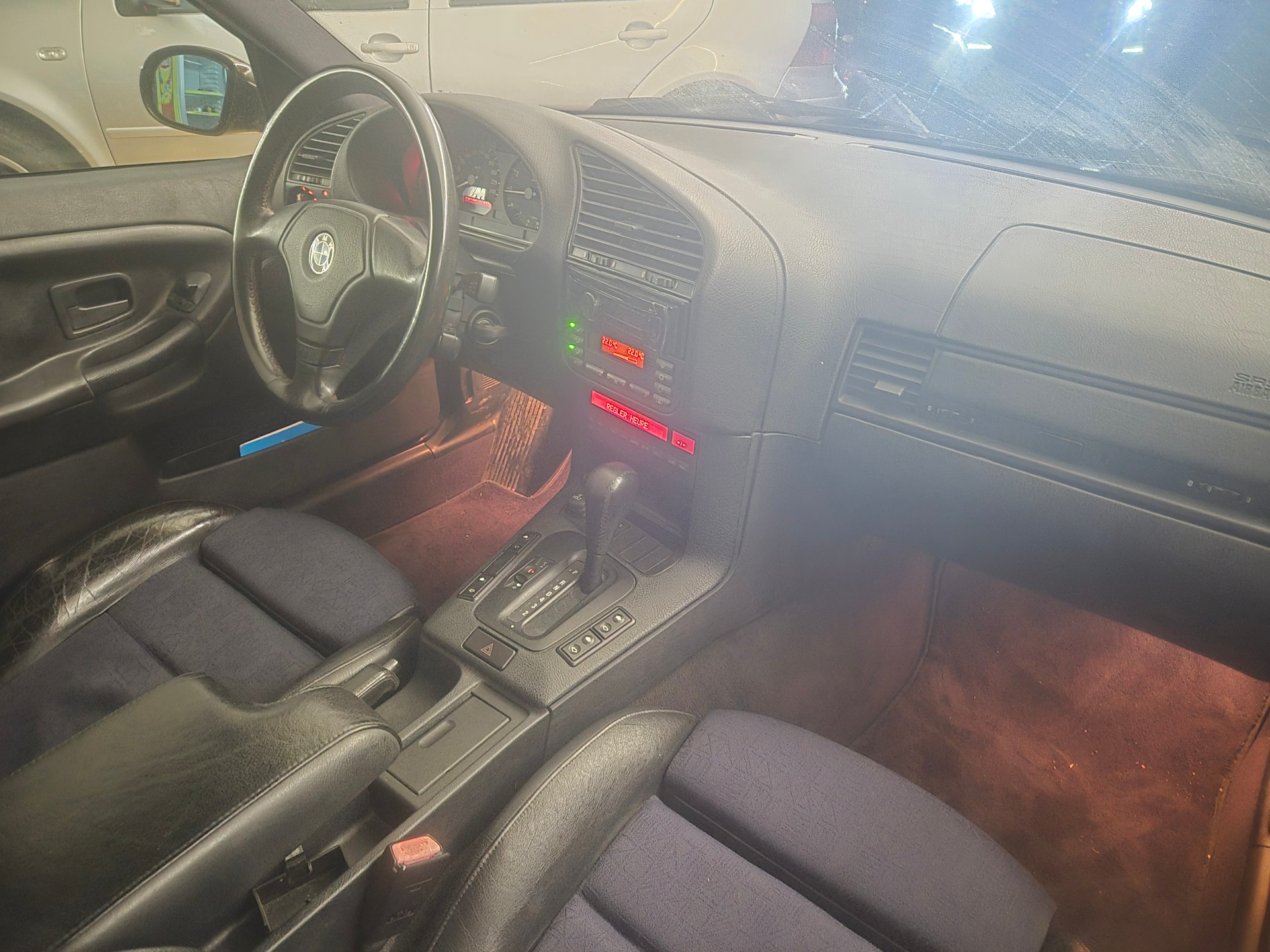 BMW 328i Touring-image-4