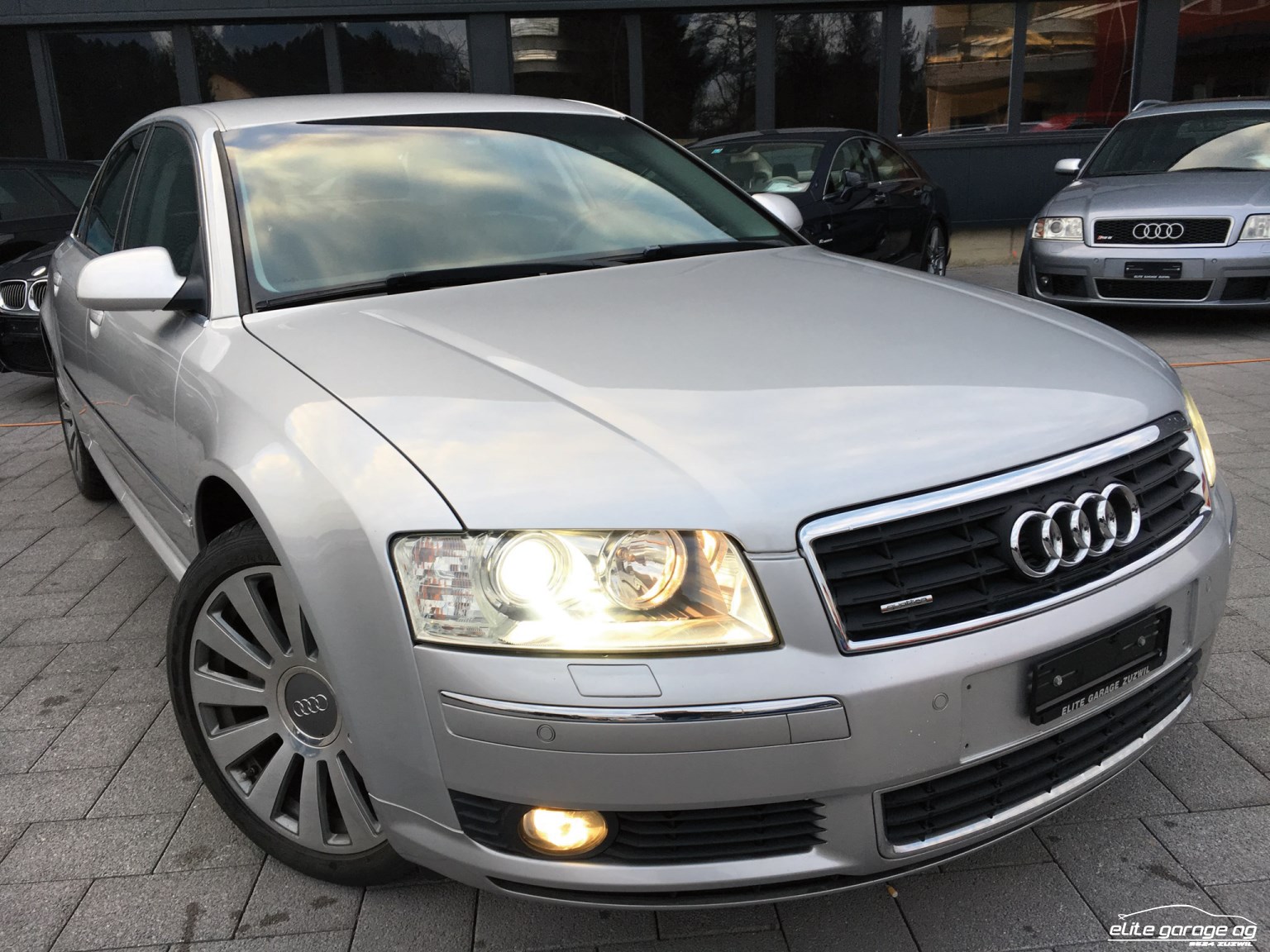 AUDI A8 4.2 quattro-image-3