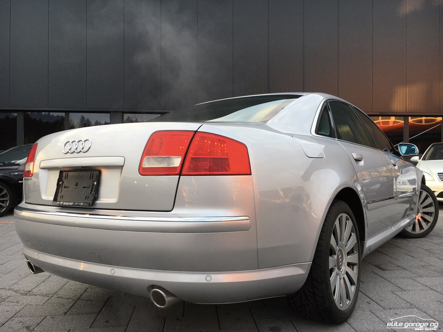 AUDI A8 4.2 quattro-image-5