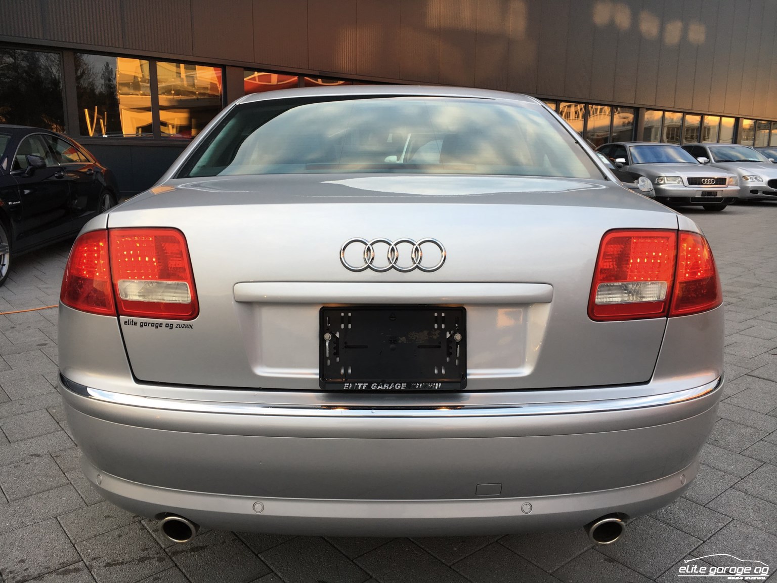 AUDI A8 4.2 quattro-image-6