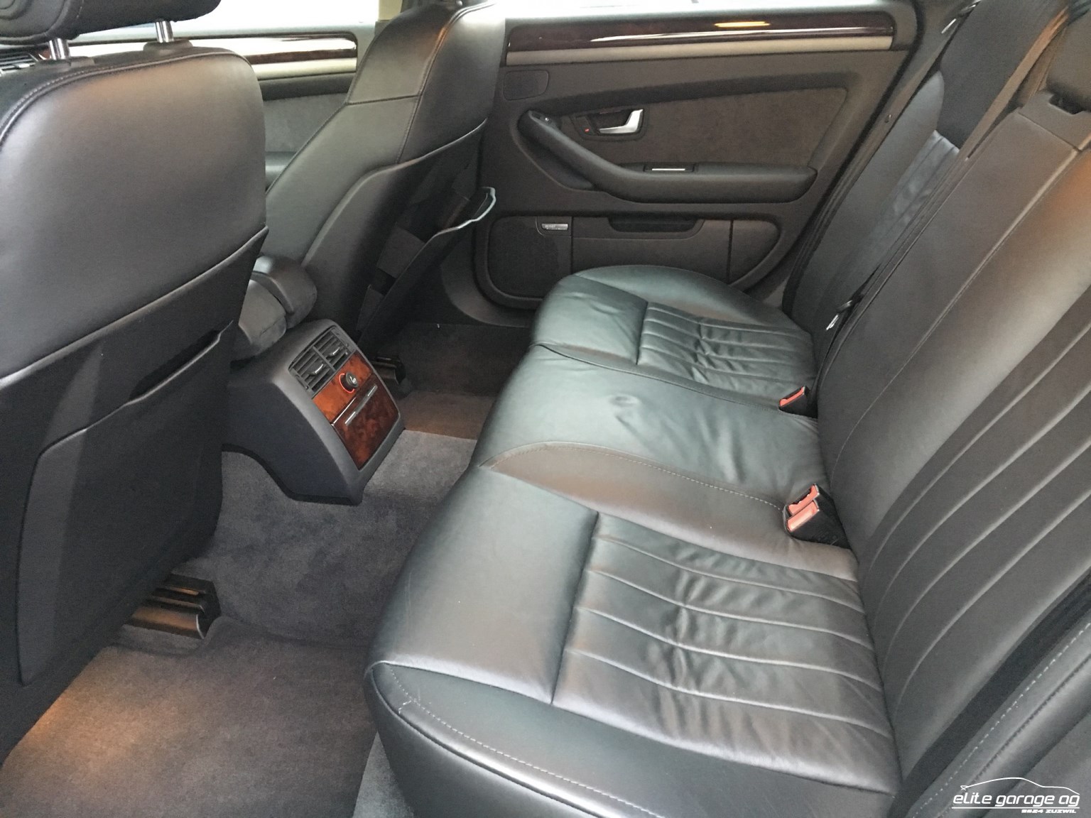 AUDI A8 4.2 quattro-image-11