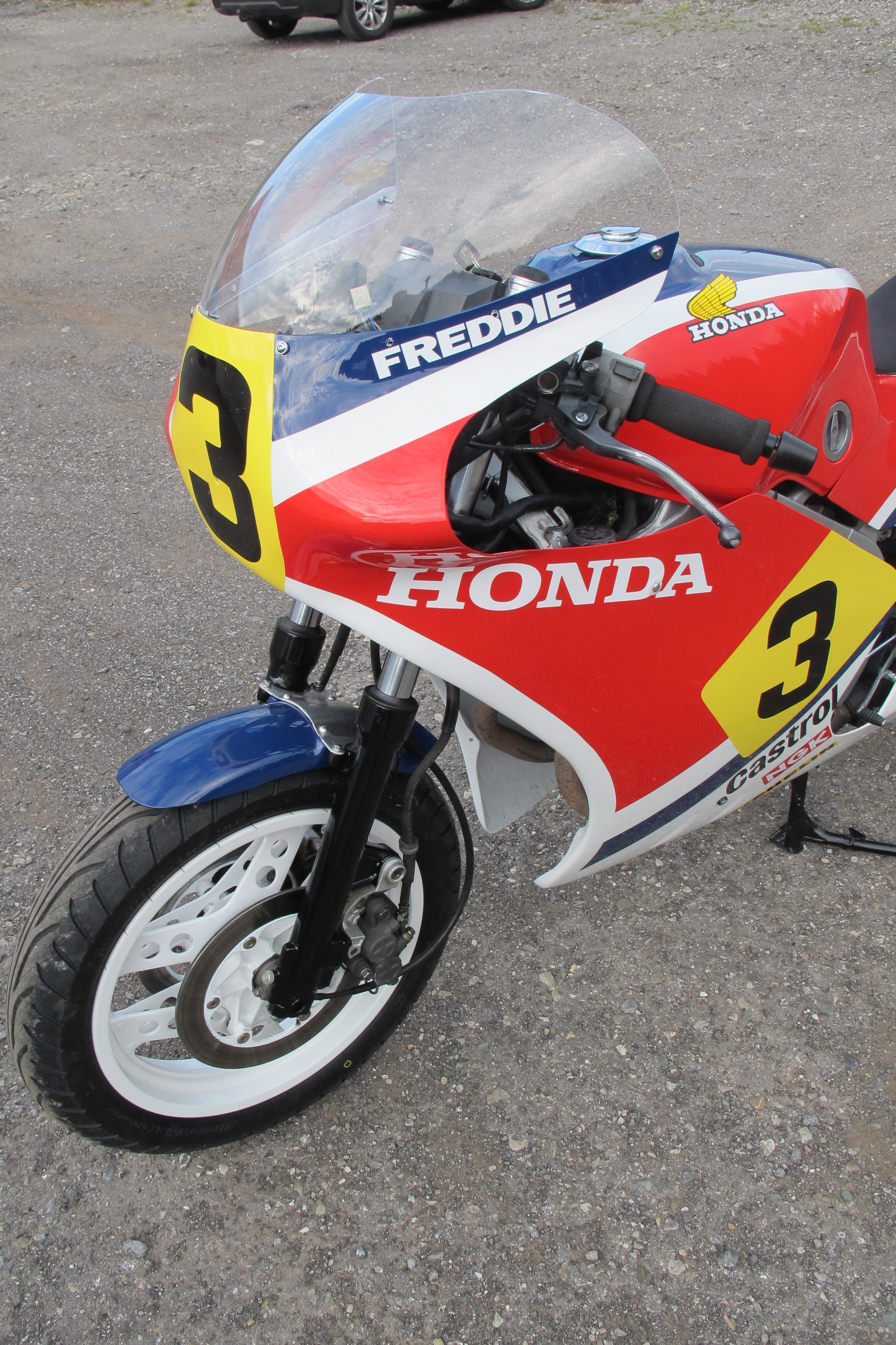 HONDA VF 500 F-image-5