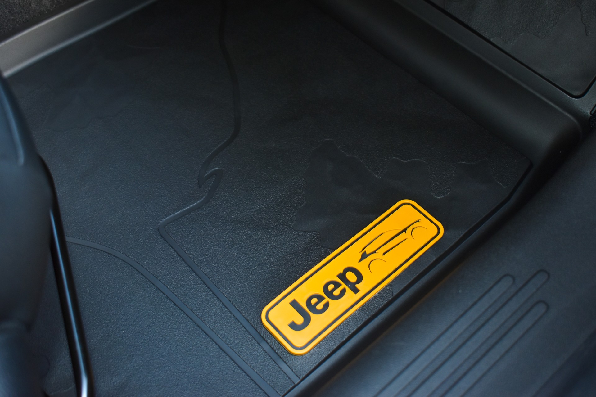 JEEP Avenger 1.2 Turbo MHEV The North Face 4xe-image-18