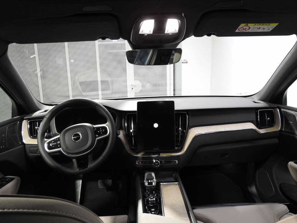 VOLVO XC60 2.0 T6 TE Ultra Bright eAWD-image-8