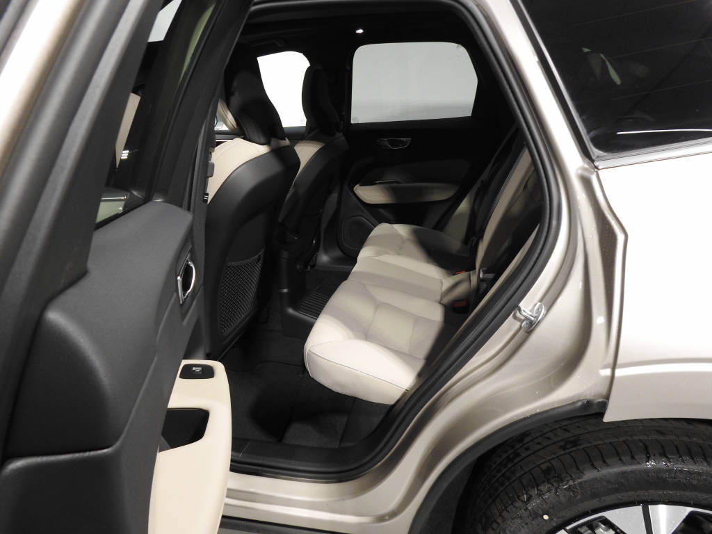 VOLVO XC60 2.0 T6 TE Ultra Bright eAWD-image-11