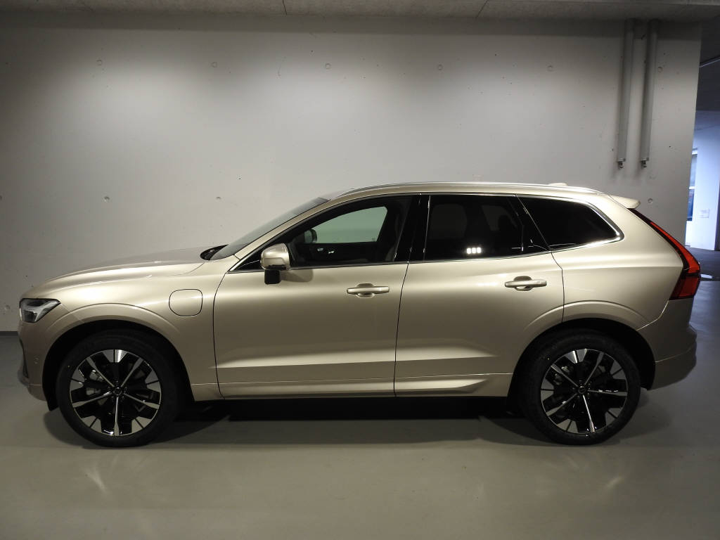 VOLVO XC60 2.0 T6 TE Ultra Bright eAWD-image-2