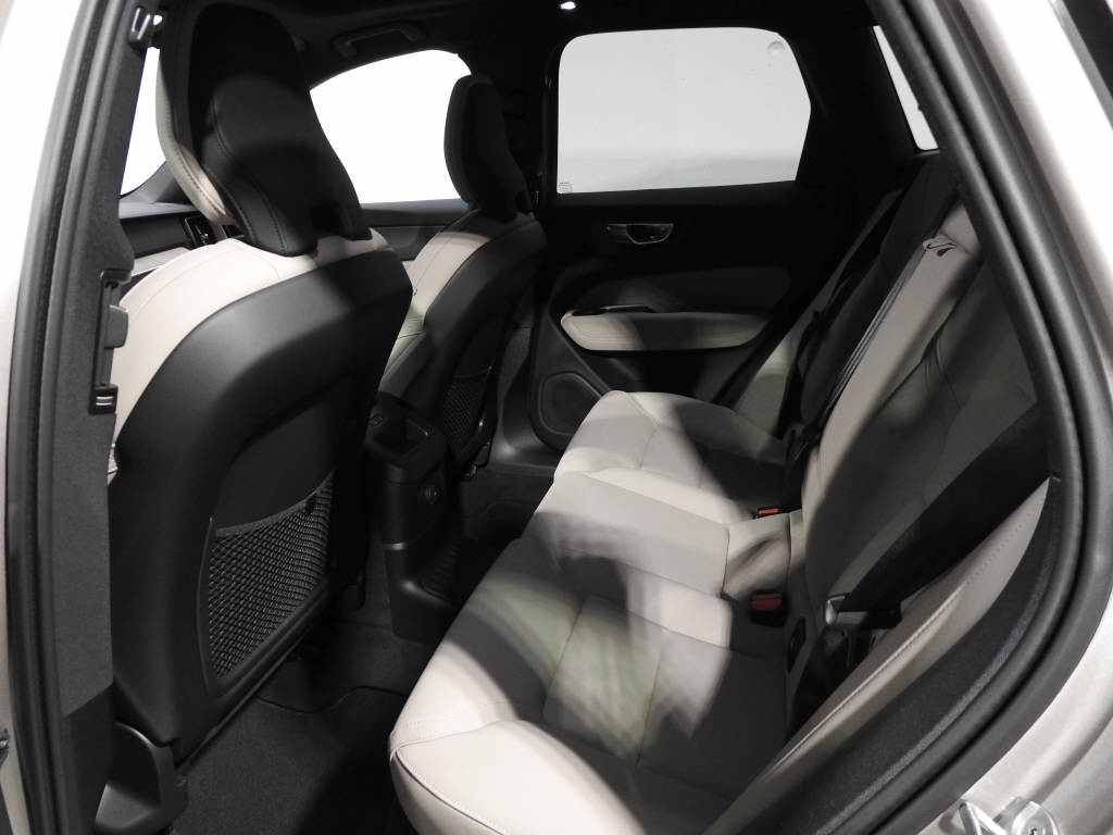 VOLVO XC60 2.0 T6 TE Ultra Bright eAWD-image-11