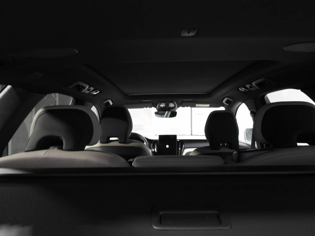 VOLVO XC60 2.0 T6 TE Ultra Bright eAWD-image-12