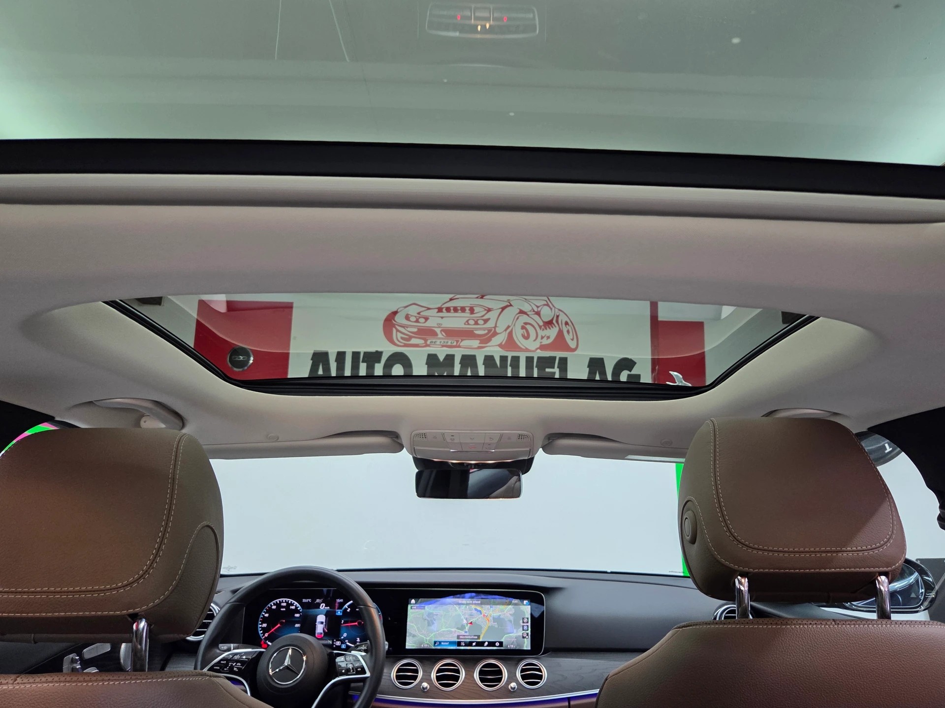 MERCEDES-BENZ E 220 d Avantgarde 9G-Tronic-image-12