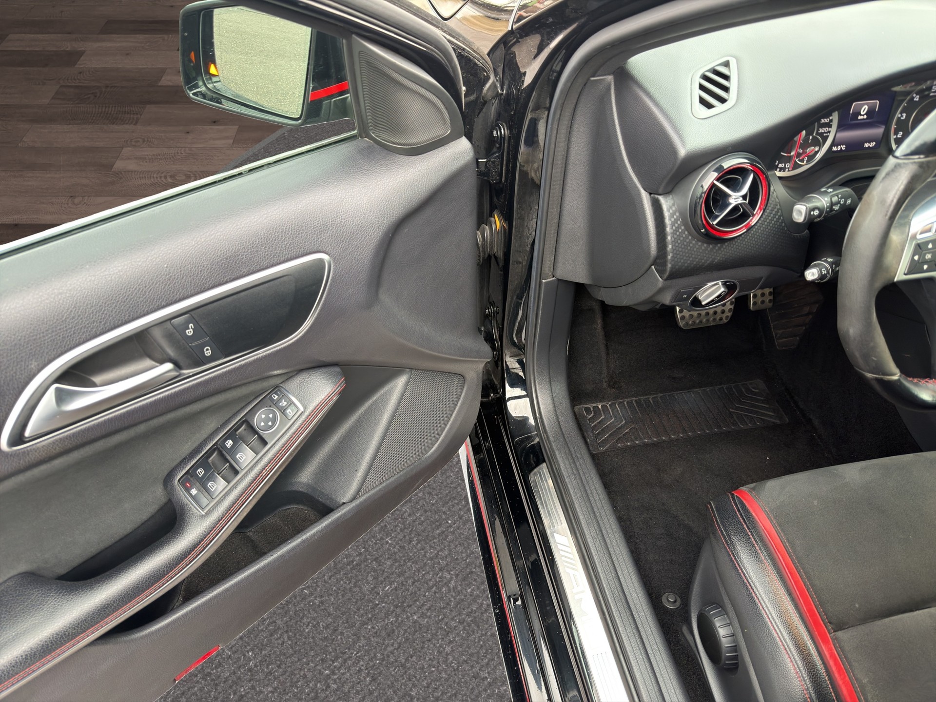 MERCEDES-BENZ A 45 AMG 4Matic Speedshift 7G-DCT-image-19