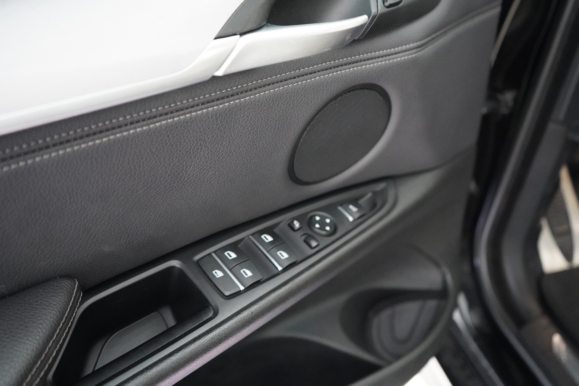 BMW X6 xDrive 40d Steptronic-image-13