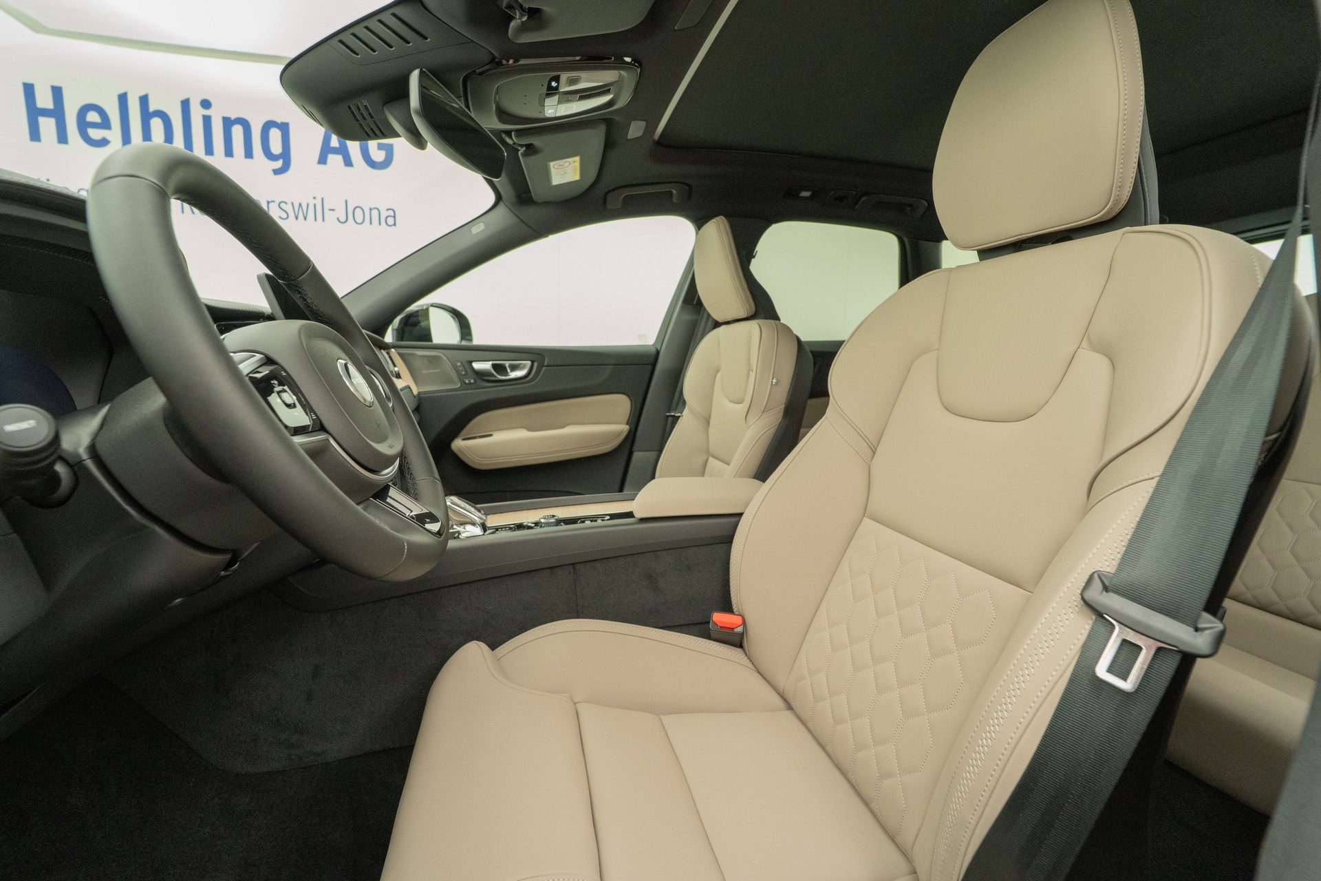 VOLVO XC60 2.0 T6 TE Ultra Dark eAWD-image-7