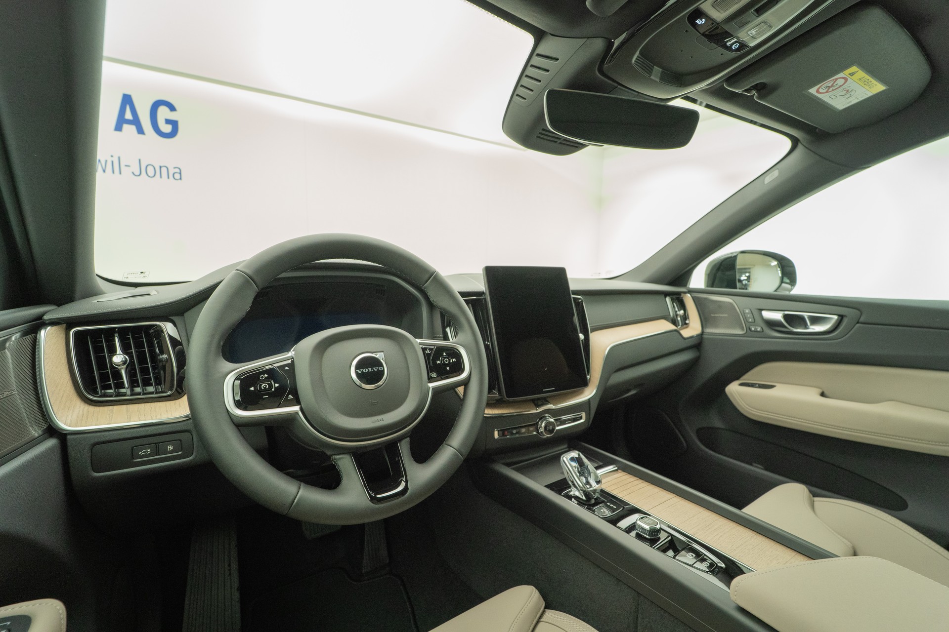 VOLVO XC60 2.0 T6 TE Ultra Dark eAWD-image-6