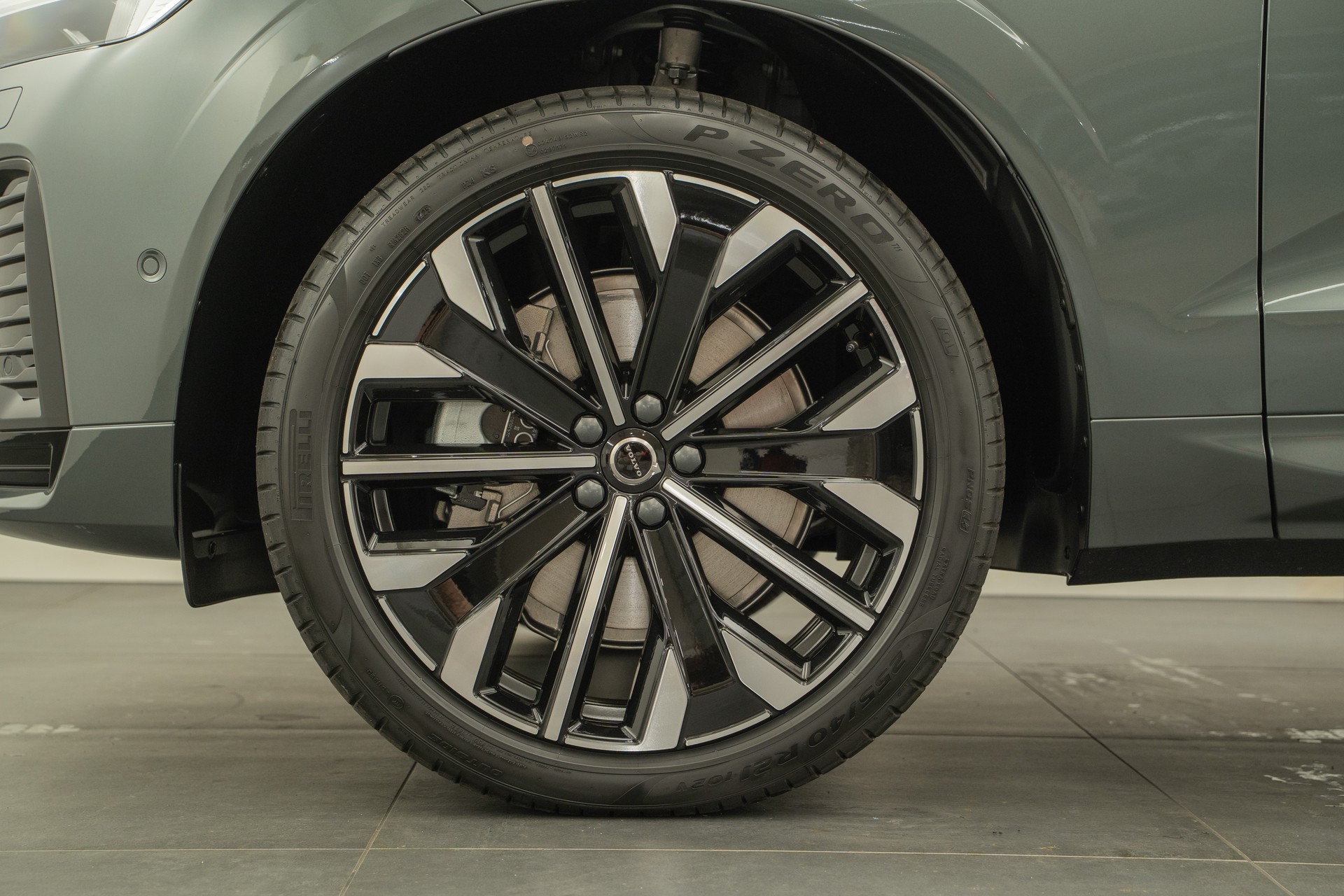 VOLVO XC60 2.0 T6 TE Ultra Dark eAWD-image-14
