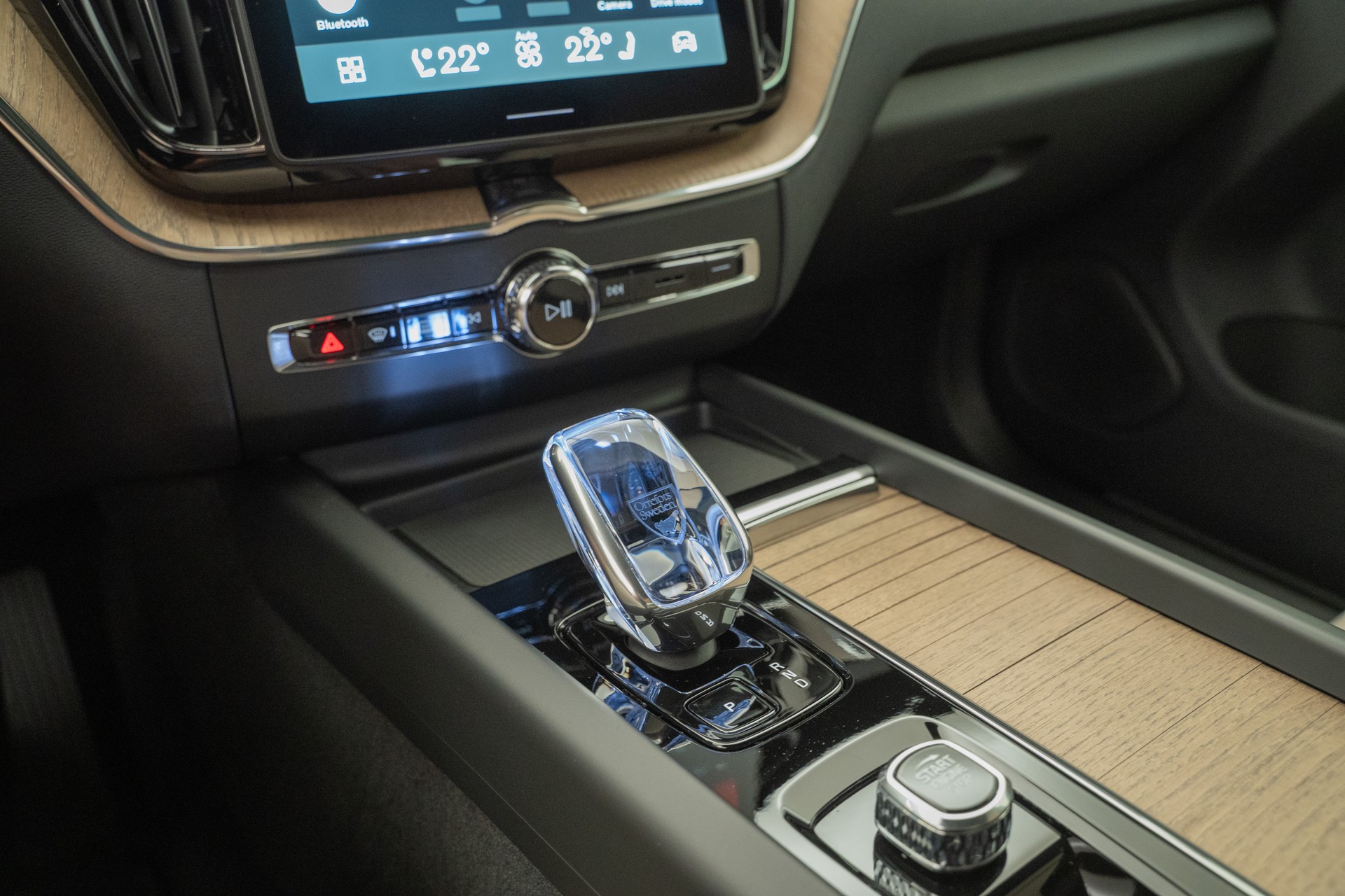 VOLVO XC60 2.0 T6 TE Ultra Dark eAWD-image-11