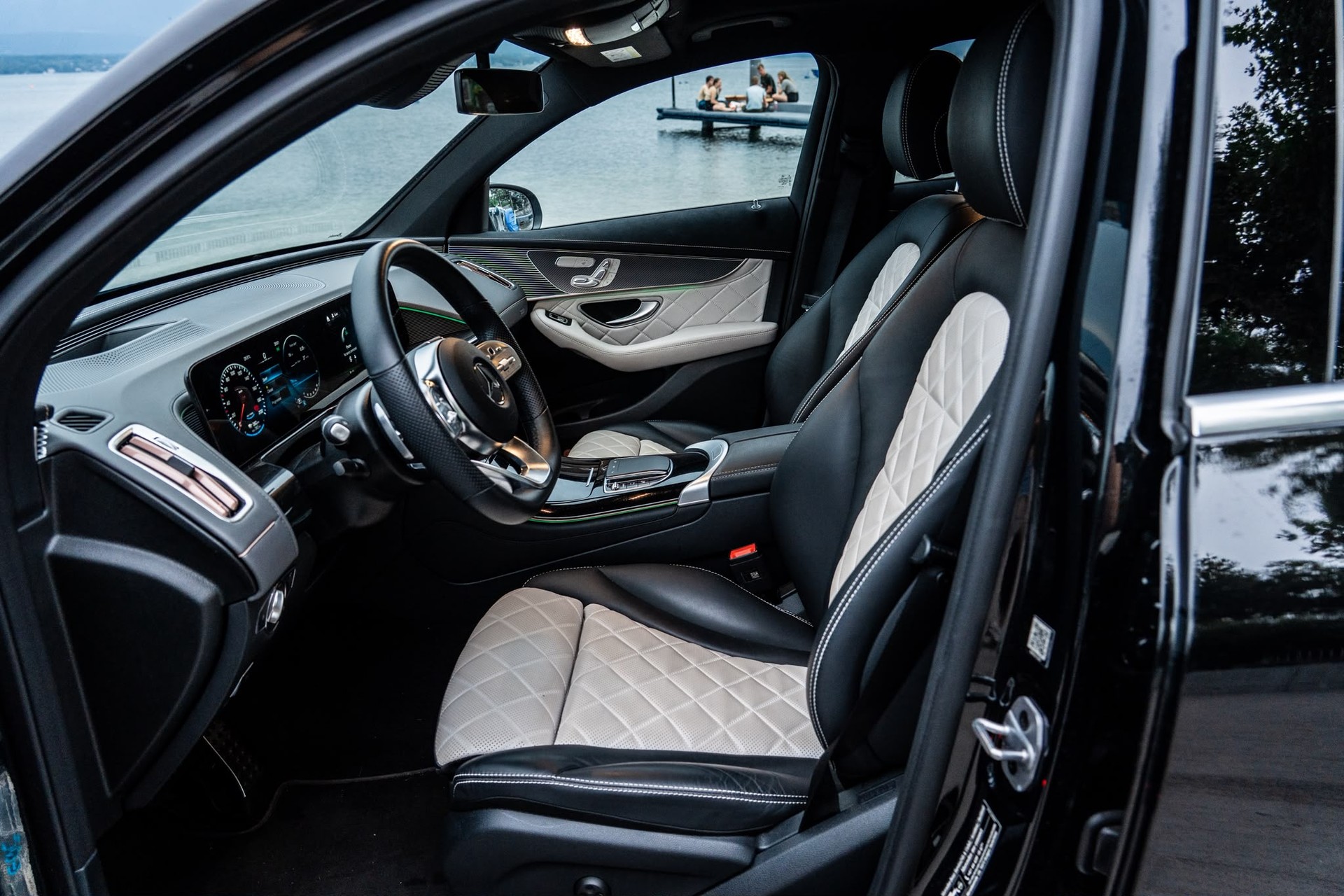MERCEDES-BENZ EQC 400 4Matic EQ Star-image-2