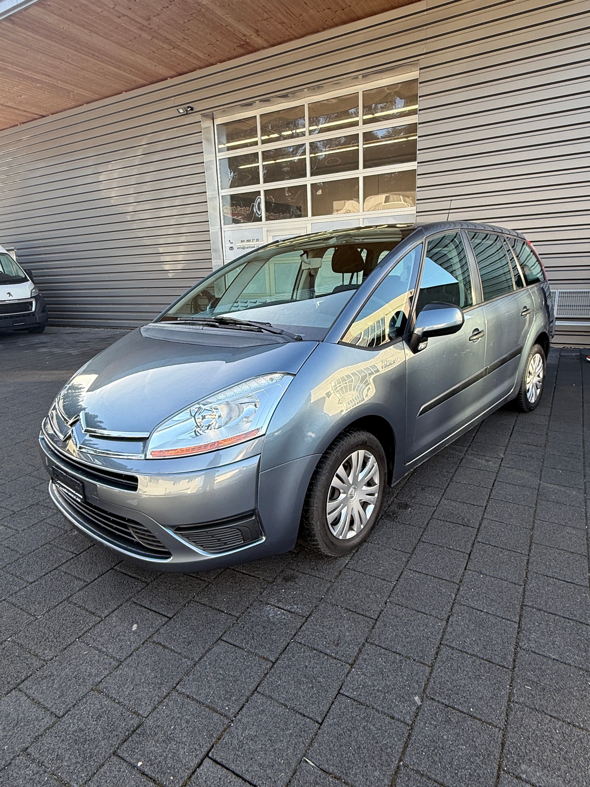 CITROEN Grand C4 Picasso 1.6i 16V Essentiel-image-1