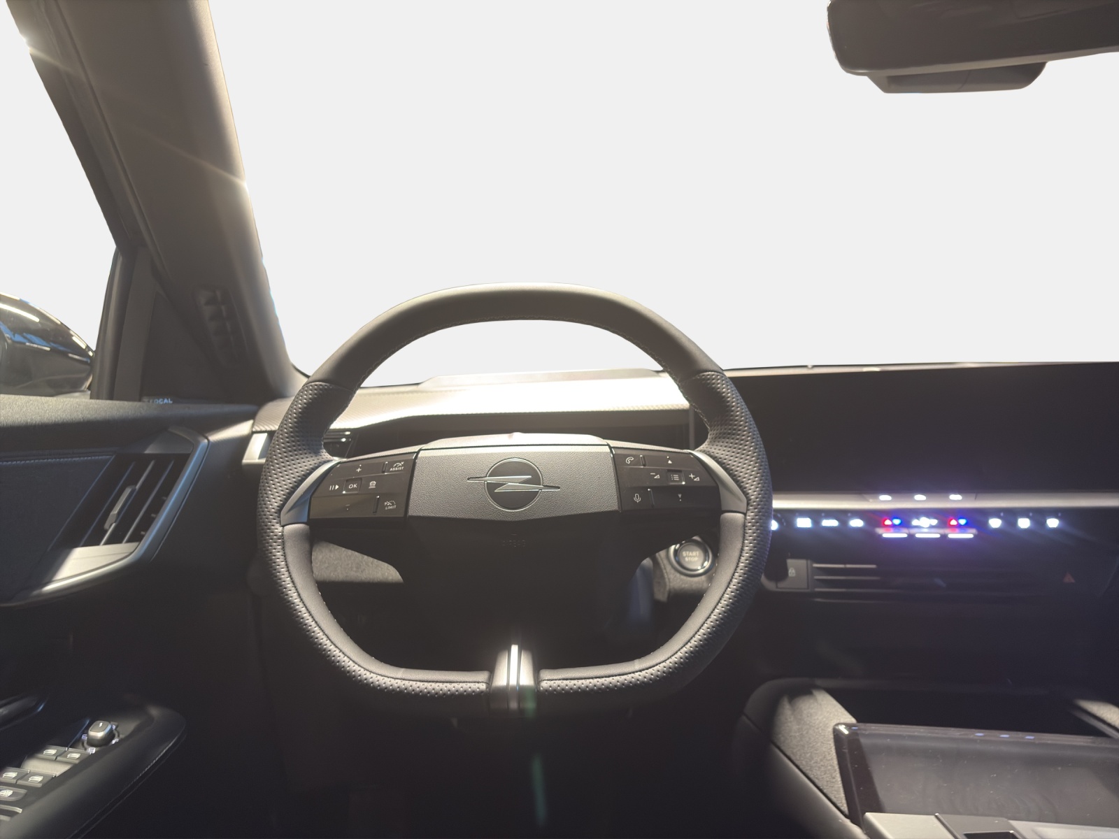OPEL Grandland 1.6T/195 GS Hybrid-image-11
