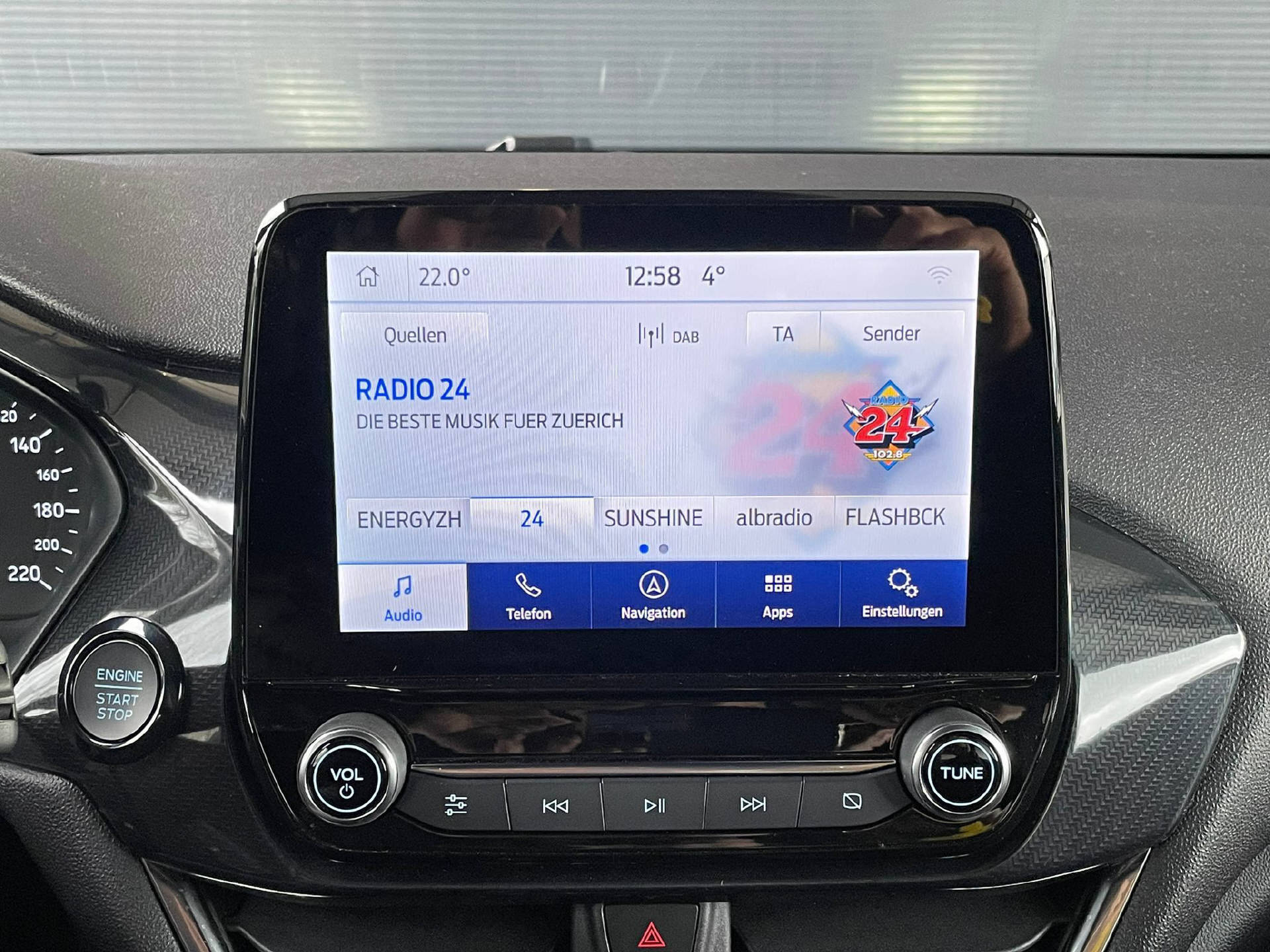 FORD Fiesta 1.0 EcoB Hybrid ST-Line-image-13
