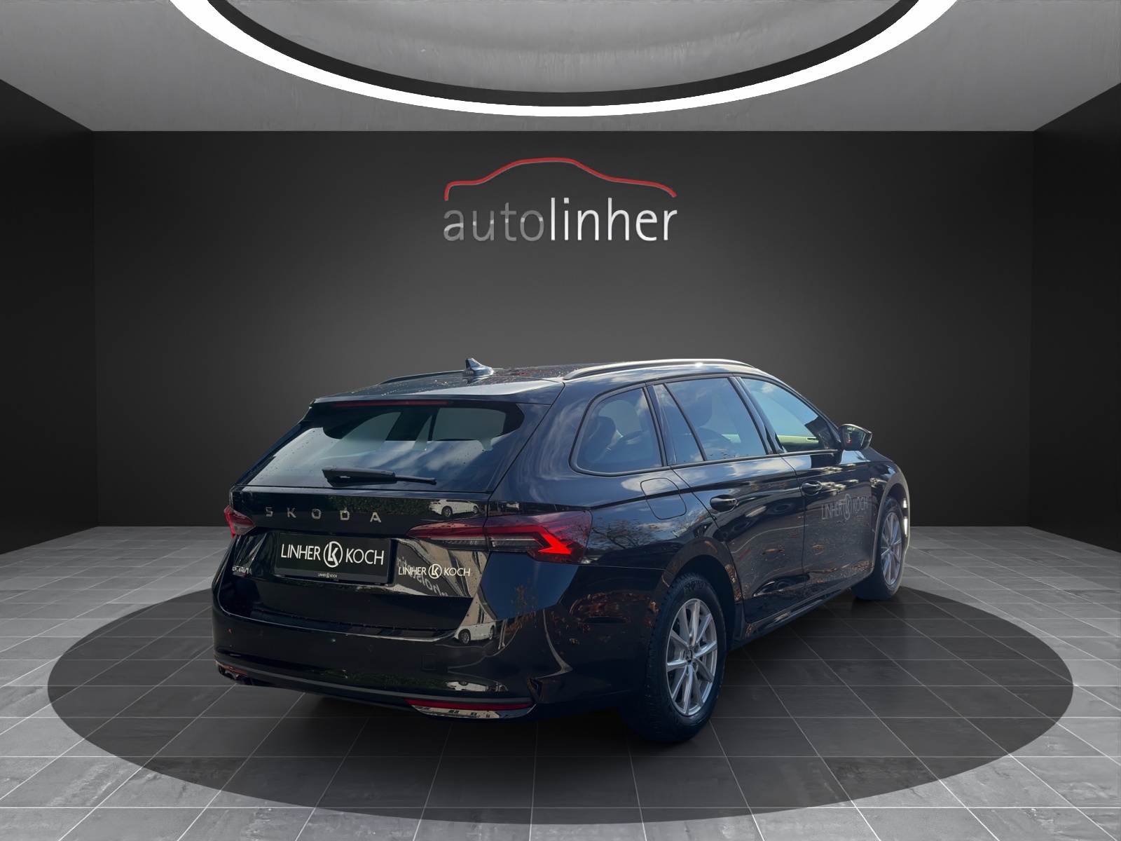 SKODA Octavia Combi 2.0 TDI DSG Selection-image-4