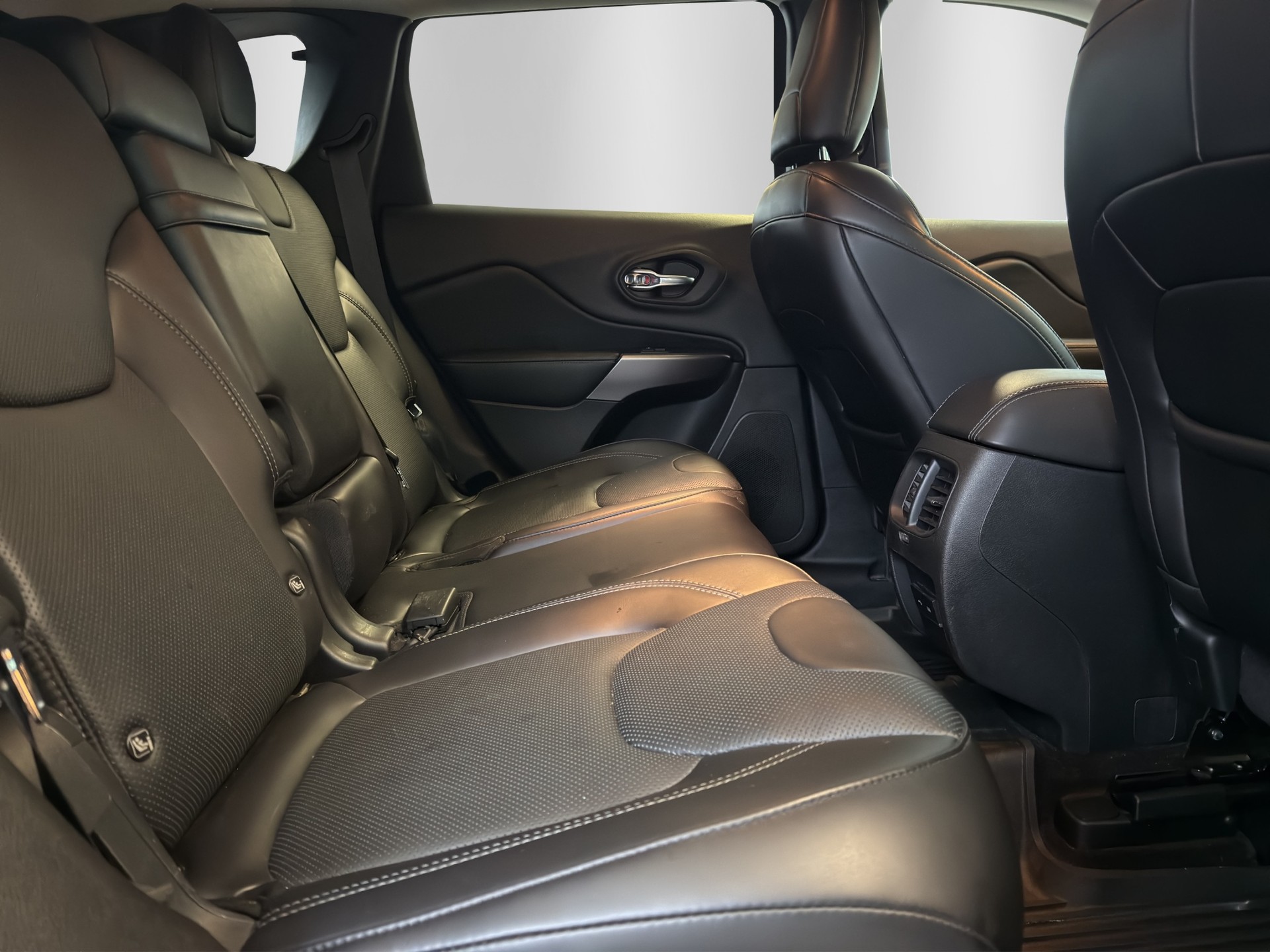 JEEP Cherokee 2.2MJ Limited AWD Drive I 9ATX-image-15