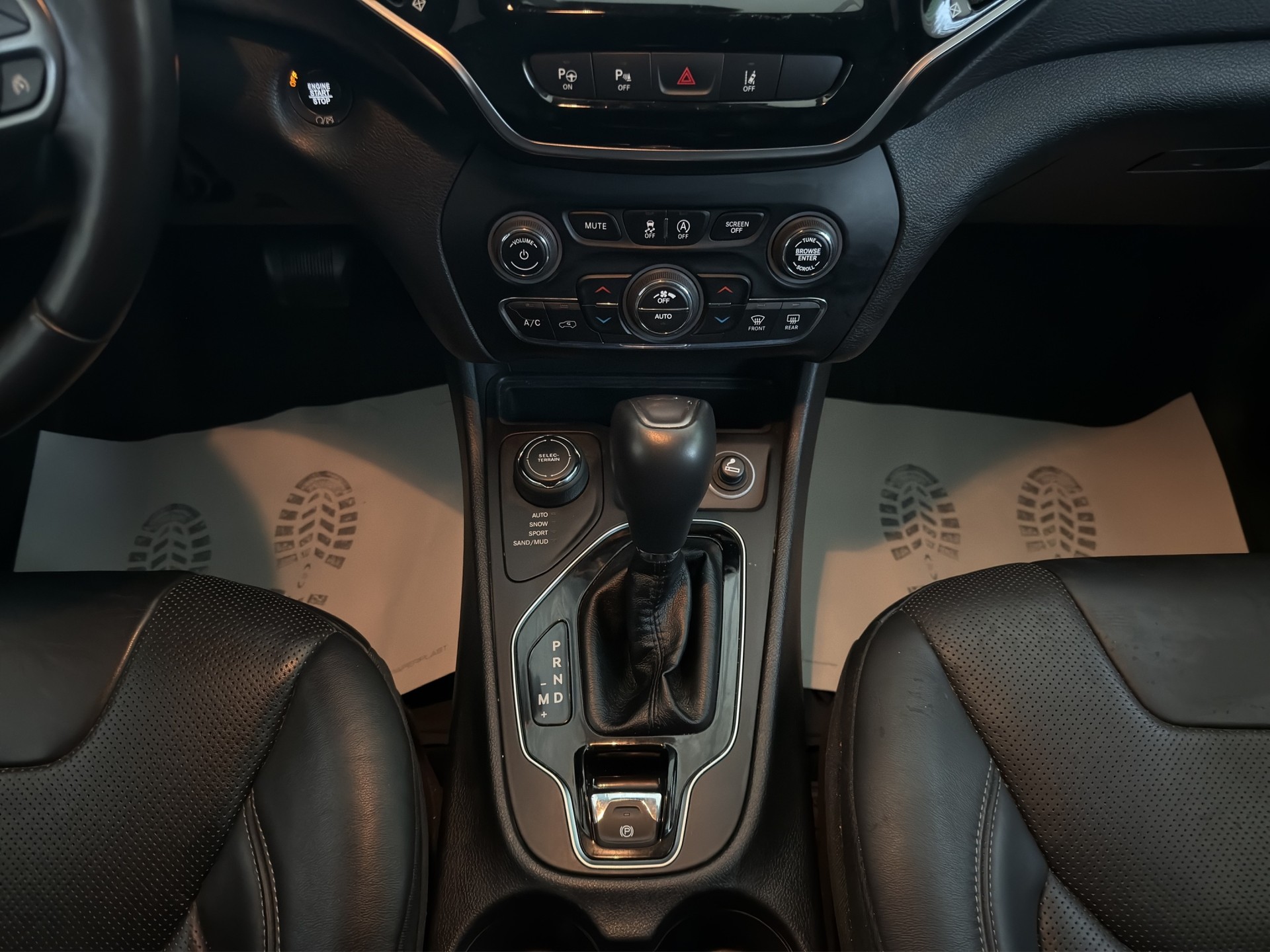 JEEP Cherokee 2.2MJ Limited AWD Drive I 9ATX-image-10