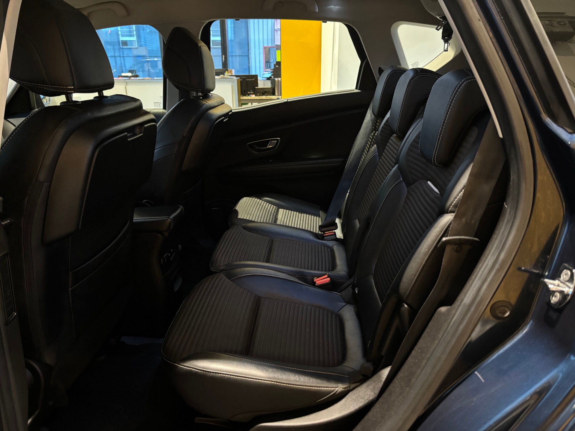 RENAULT Scénic 1.2 16V Turbo Bose-image-12