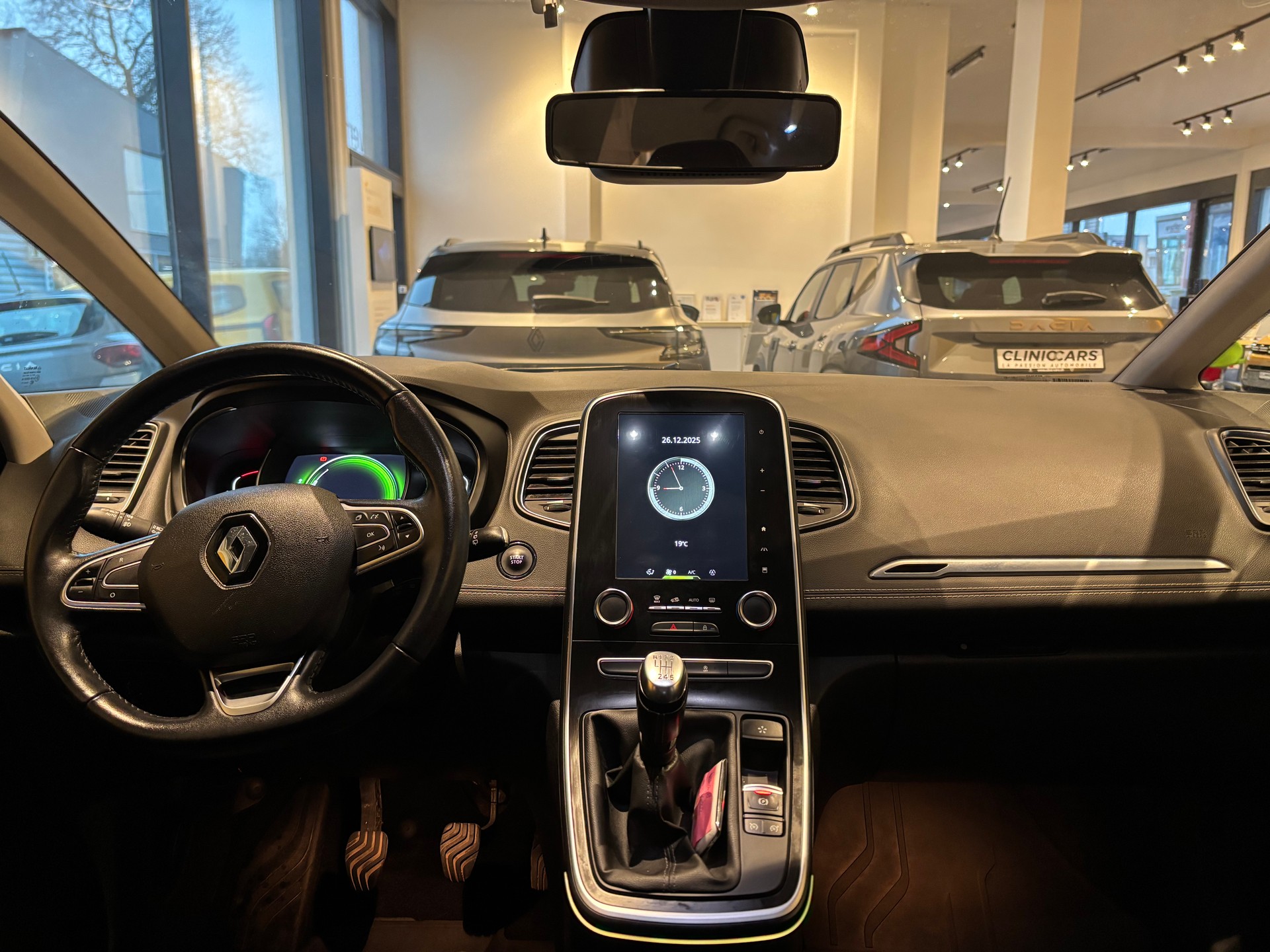 RENAULT Scénic 1.2 16V Turbo Bose-image-9