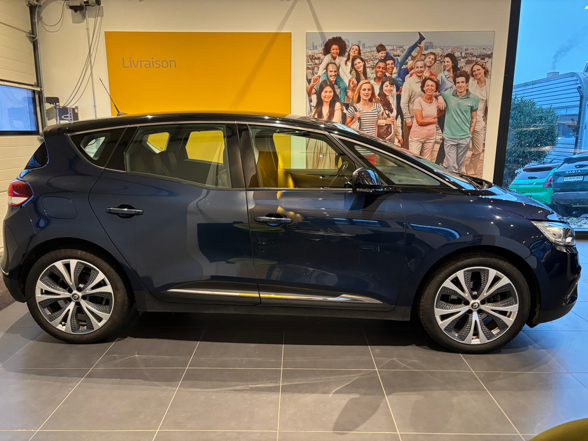 RENAULT Scénic 1.2 16V Turbo Bose-showroom-element-1