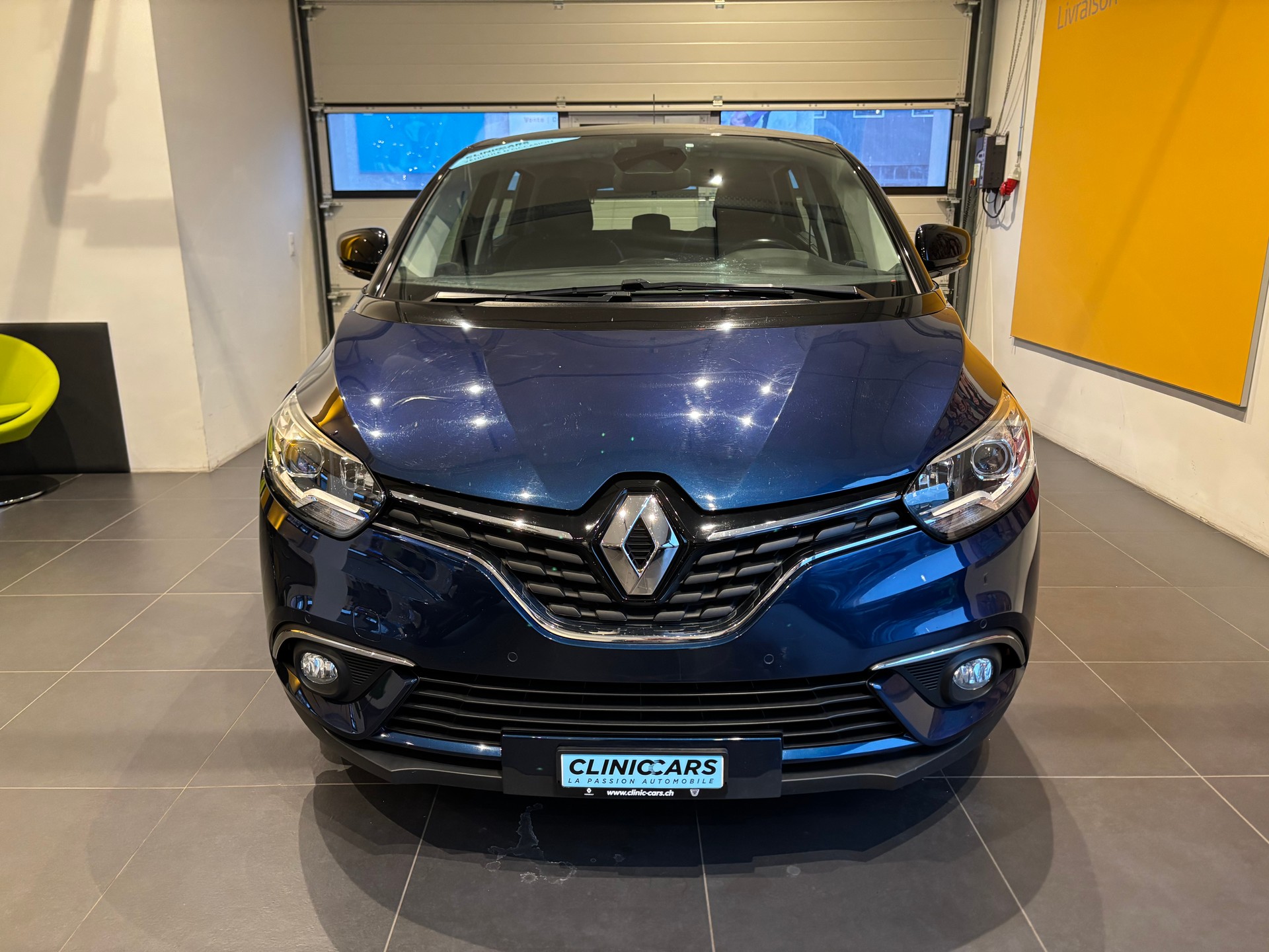 RENAULT Scénic 1.2 16V Turbo Bose-showroom-element-2