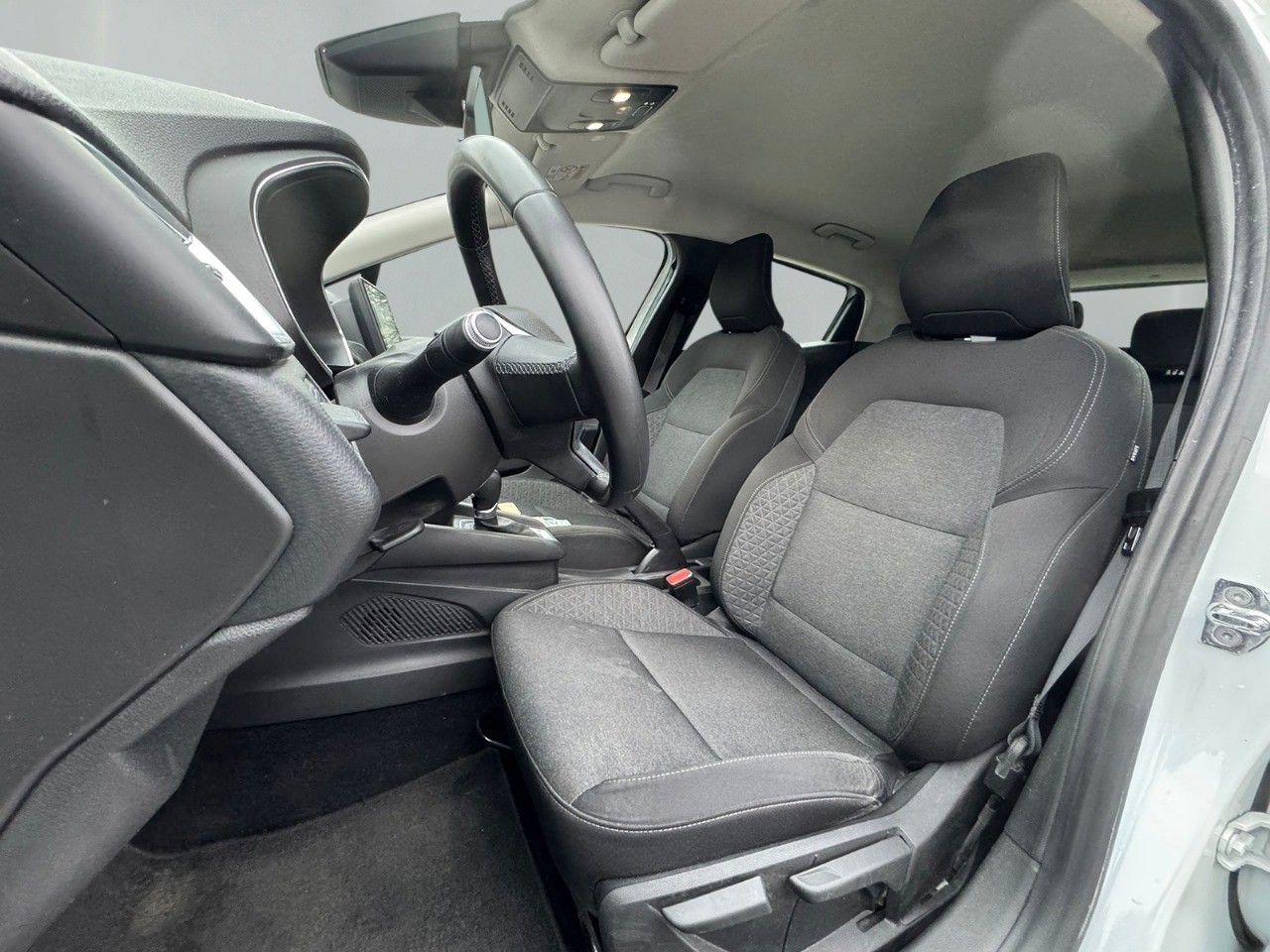 RENAULT Clio 1.0 Zen CVT-image-8